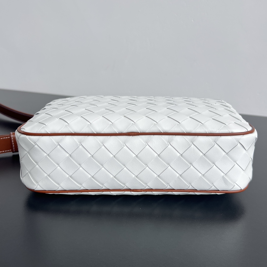 BV Bottega Veneta Woven Design Crossbody Camera Bag for Men 白色相机H0 755923