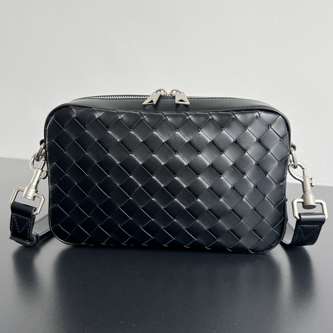 BV Bottega Veneta Woven Design Crossbody Camera Bag for Men 黑色 亮面 相机H0 755923