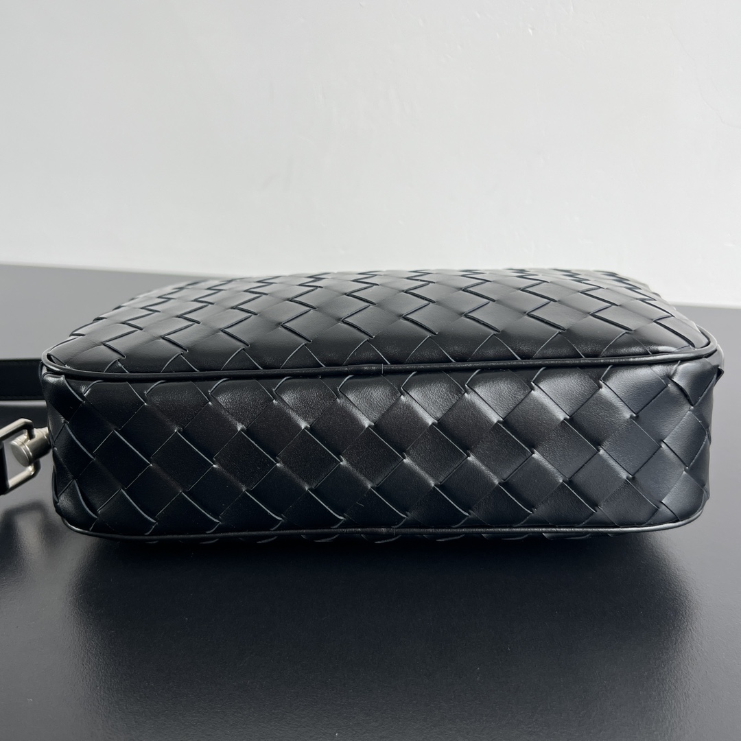 BV Bottega Veneta Woven Design Crossbody Camera Bag for Men 黑色 亮面 相机H0 755923