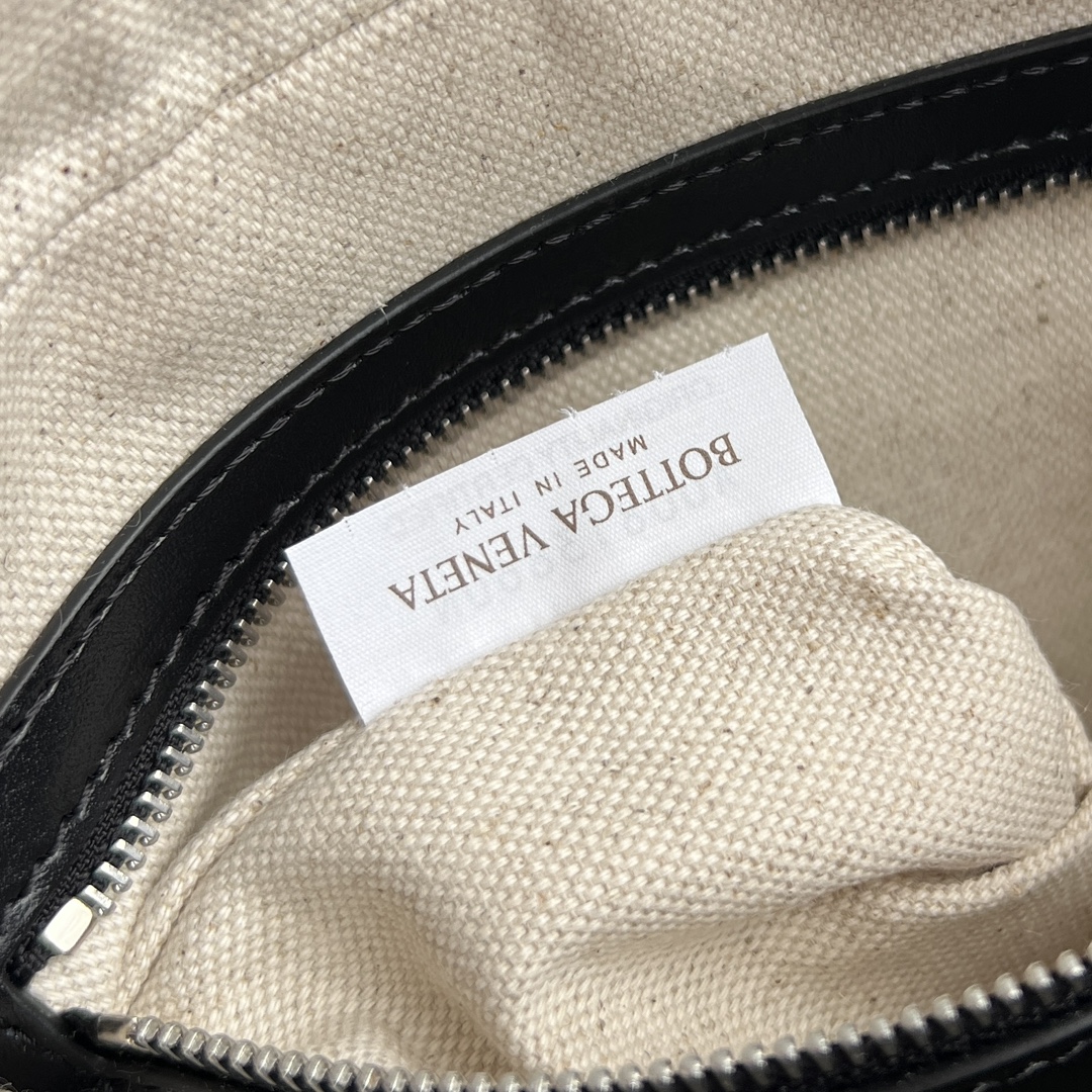 BV Bottega Veneta Woven Design Crossbody Camera Bag for Men 黑色 亮面 相机H0 755923