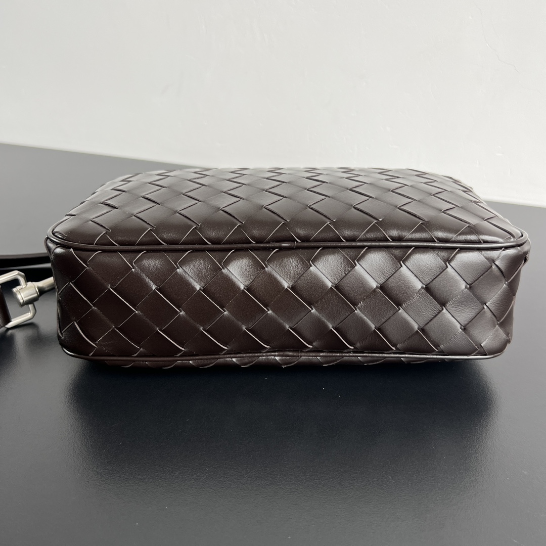 BV Bottega Veneta Woven Design Crossbody Camera Bag for Men 棕色 亮面 相机H0 755923