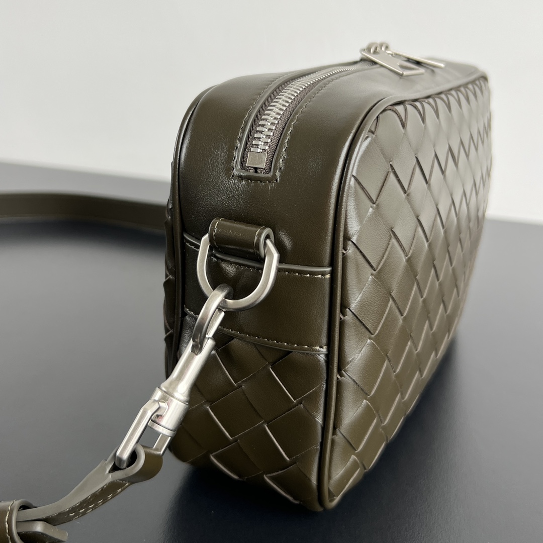 BV Bottega Veneta Woven Design Crossbody Camera Bag for Men 橄榄绿 相机H0 755923