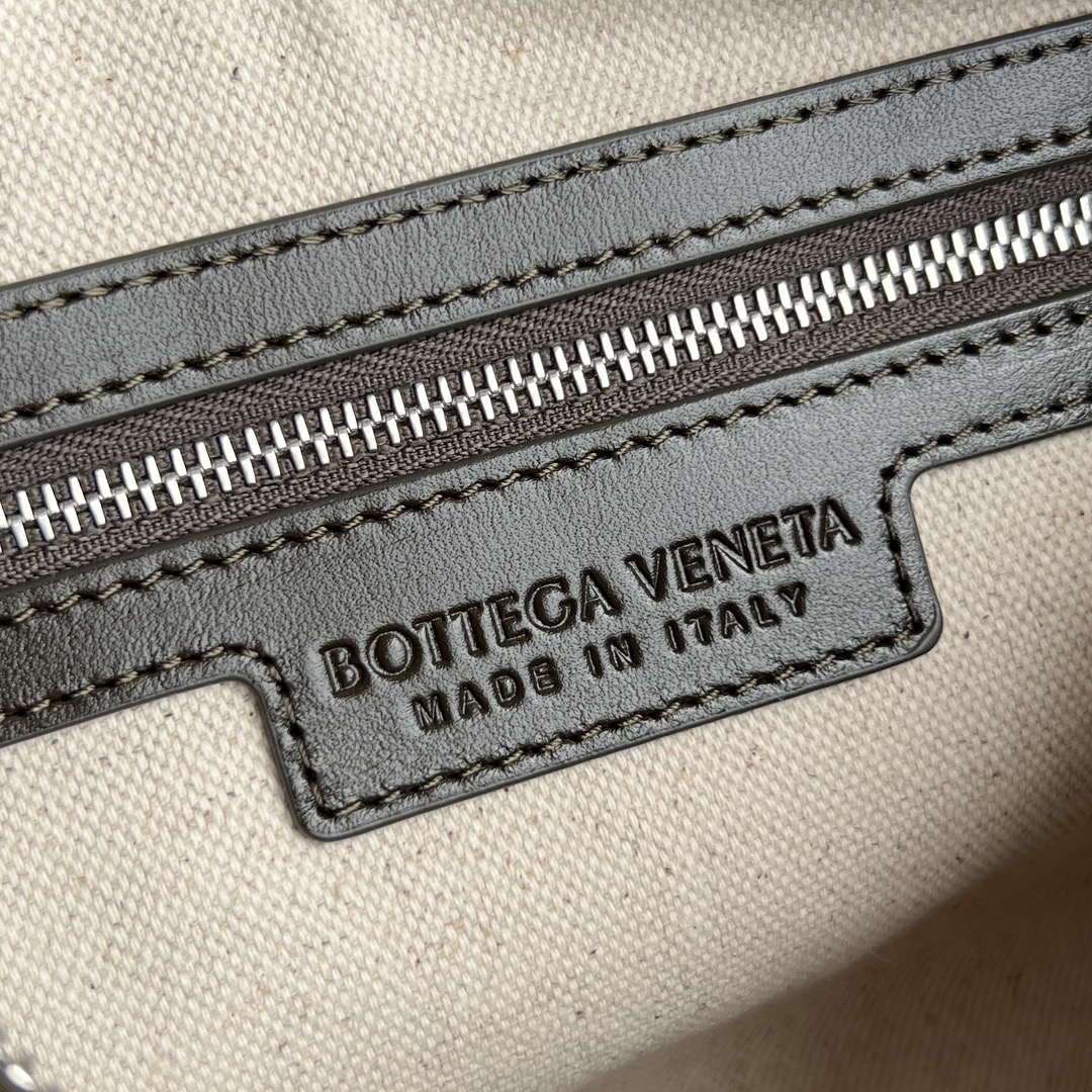 BV Bottega Veneta Woven Design Crossbody Camera Bag for Men 橄榄绿 相机H0 755923