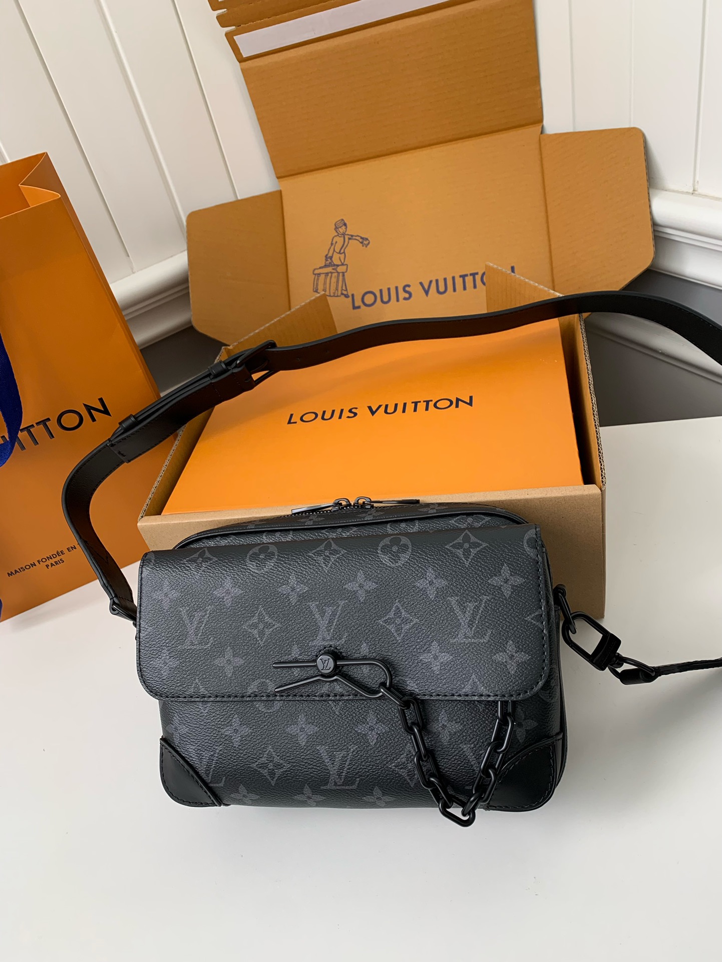 Louis Vuitton Steamer LV Travel Bag — Monogram Canvas with Gold-Tone Hardware — 1:1 Top-Tier Replica  相机  (H0 M46795)