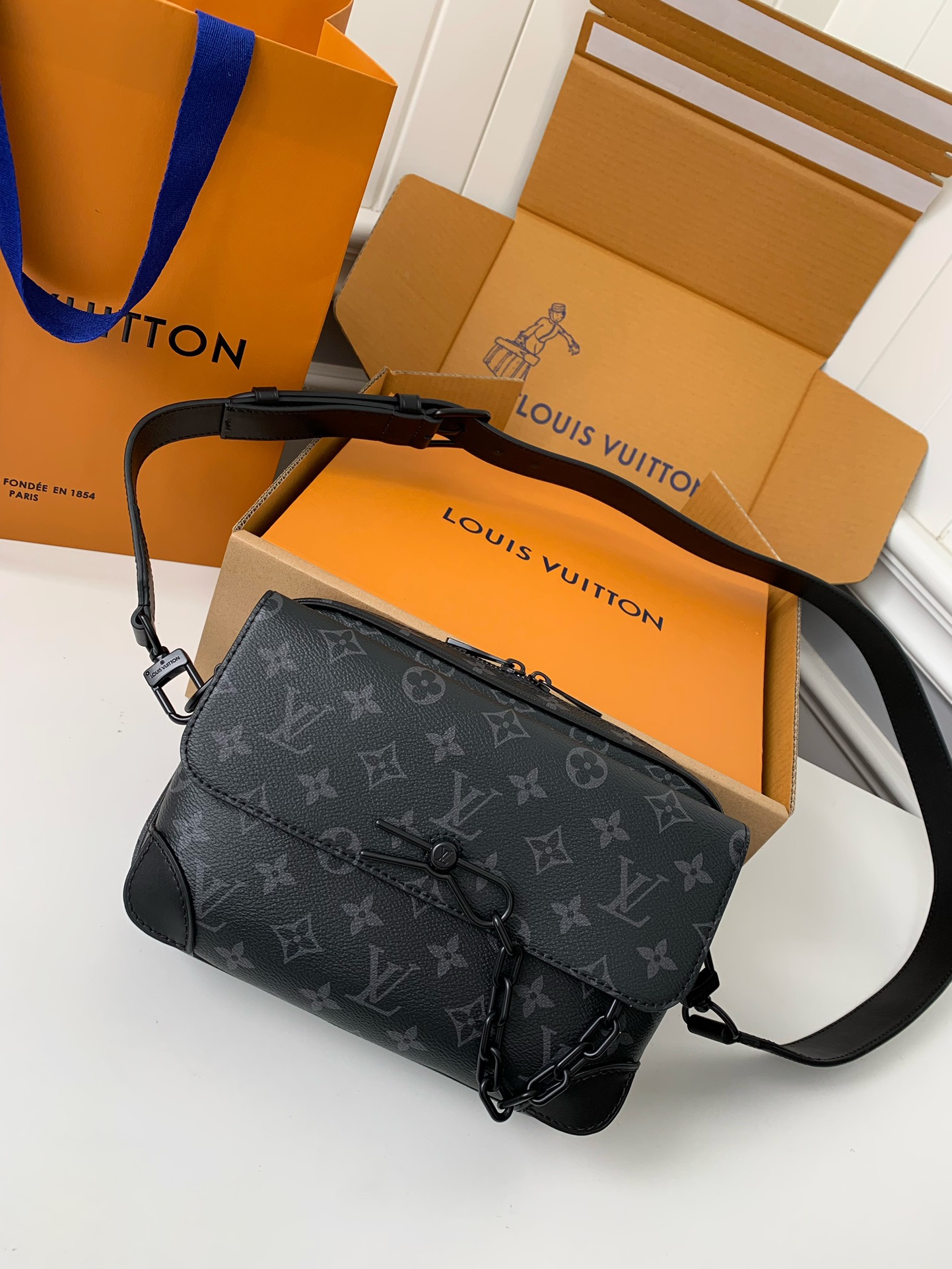 Louis Vuitton Steamer LV Travel Bag — Monogram Canvas with Gold-Tone Hardware — 1:1 Top-Tier Replica  相机  (H0 M46795)