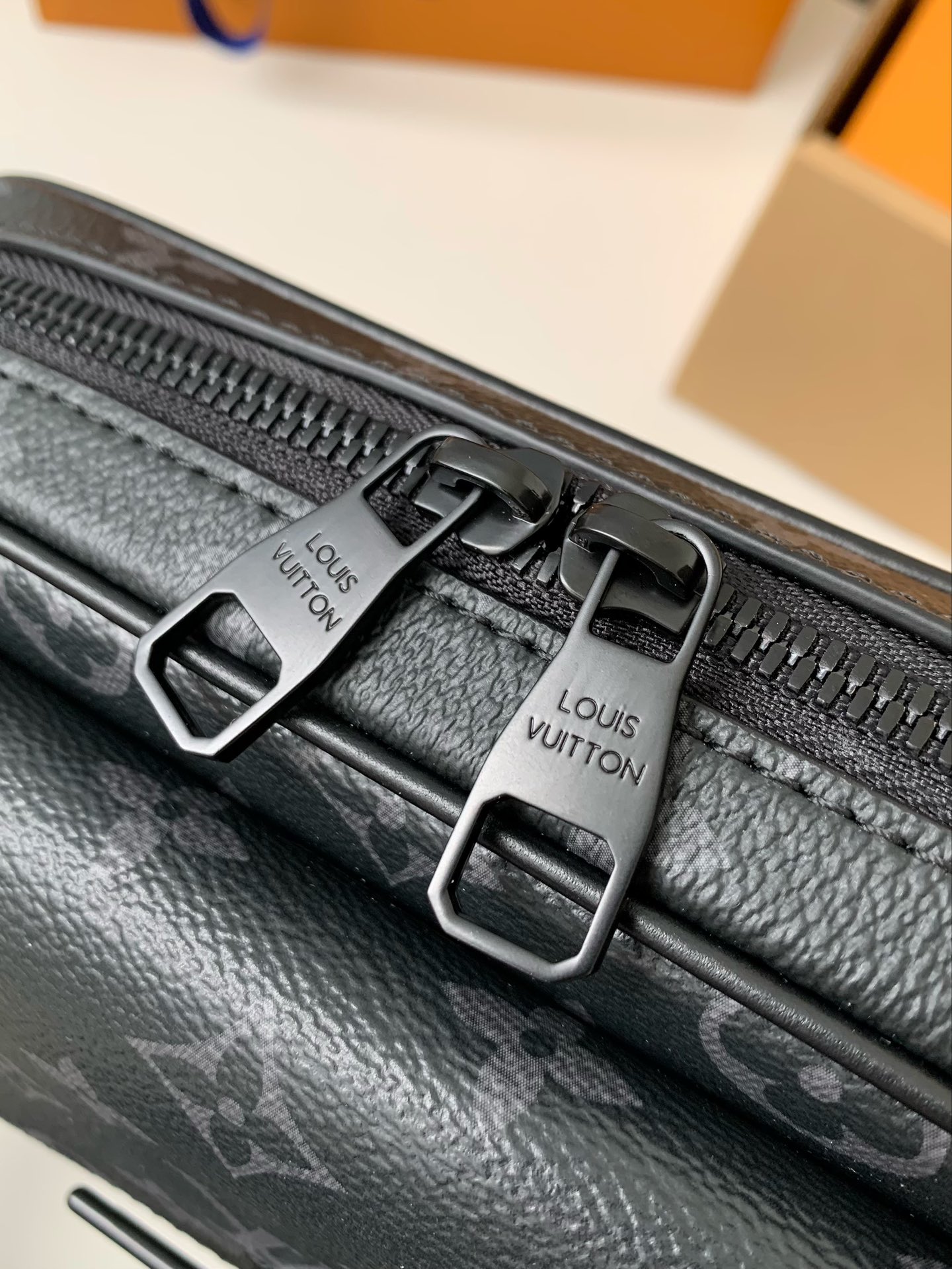 Louis Vuitton Steamer LV Travel Bag — Monogram Canvas with Gold-Tone Hardware — 1:1 Top-Tier Replica  相机  (H0 M46795)