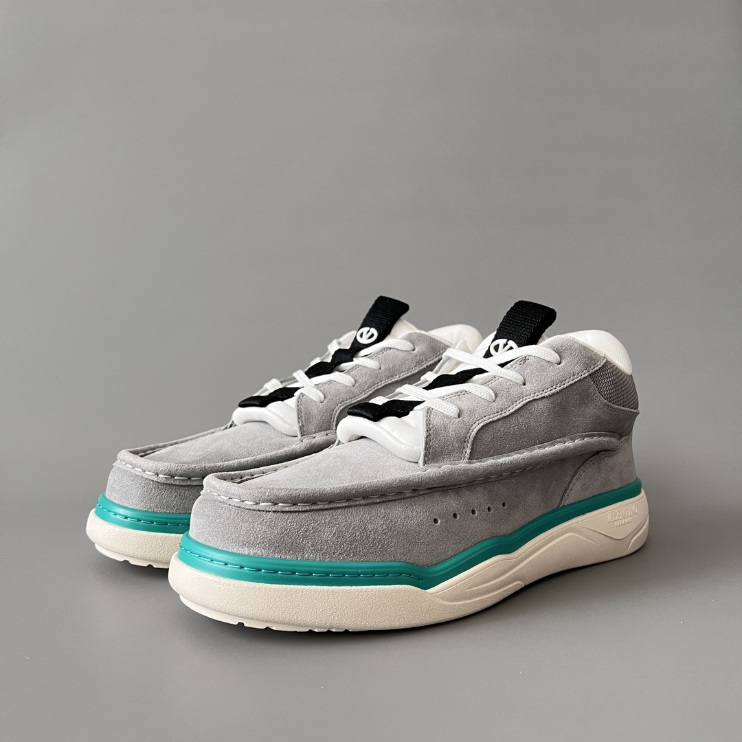 valentino Garavani  Rockstud Untitled Unisex Casual Sneakers: Round-Toe, Lace-Up D5 5Y2S0I14SNIZBF