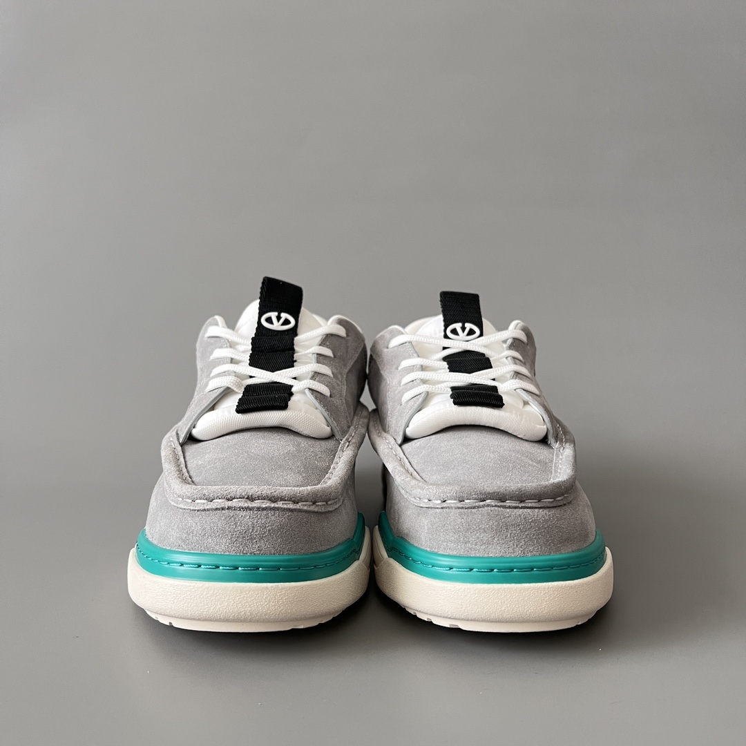 valentino Garavani  Rockstud Untitled Unisex Casual Sneakers: Round-Toe, Lace-Up D5 5Y2S0I14SNIZBF