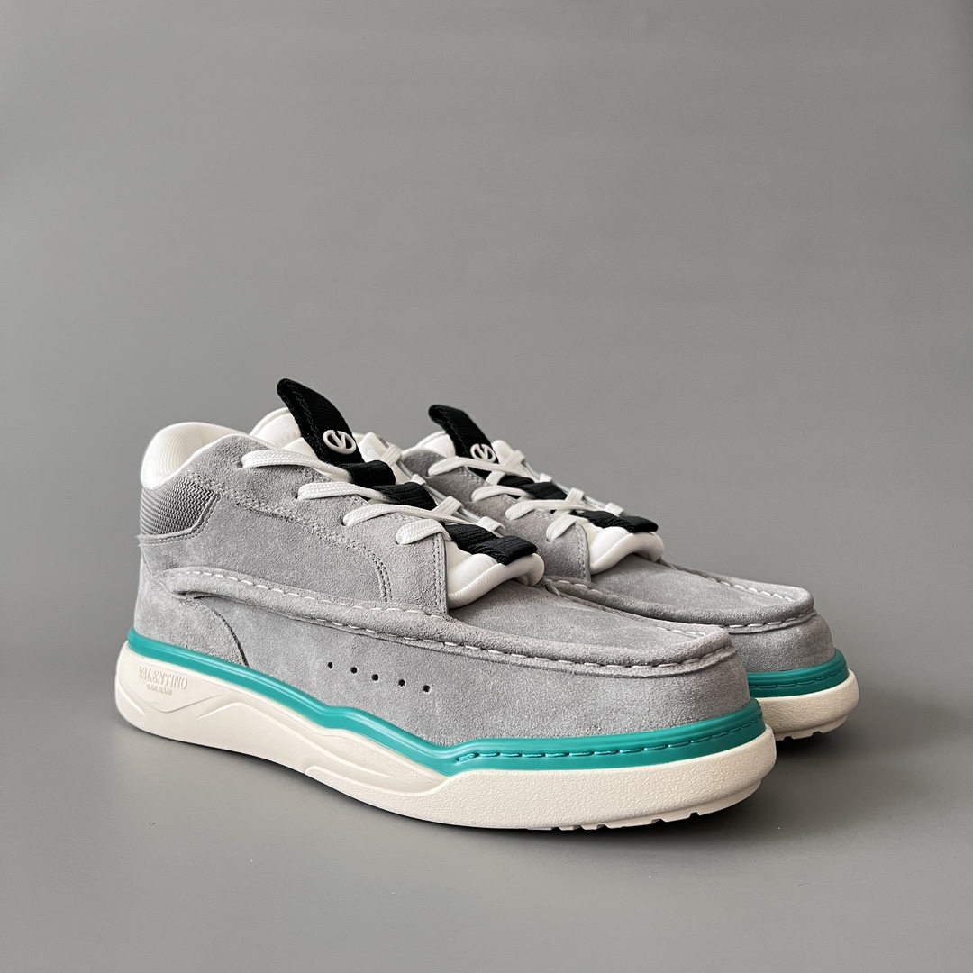 valentino Garavani  Rockstud Untitled Unisex Casual Sneakers: Round-Toe, Lace-Up D5 5Y2S0I14SNIZBF