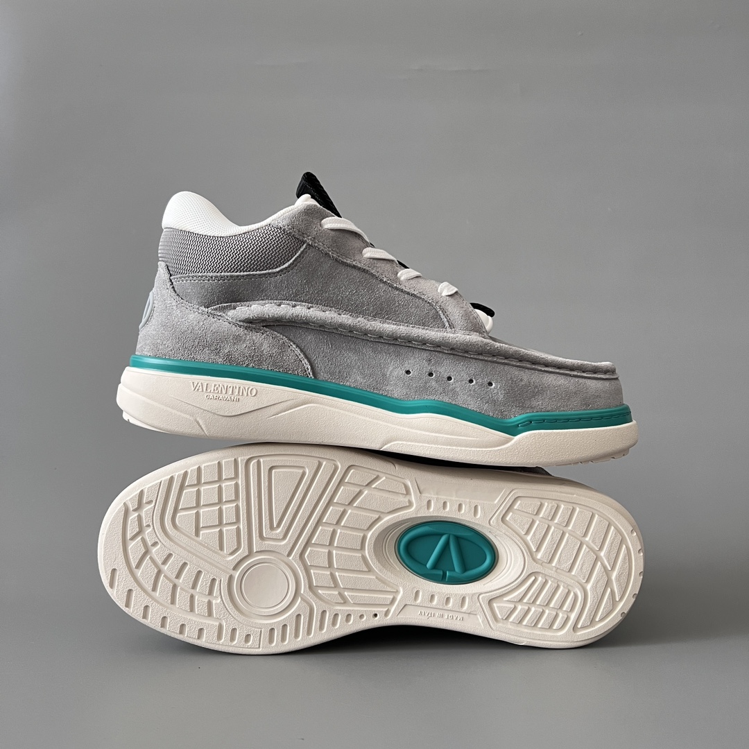 valentino Garavani  Rockstud Untitled Unisex Casual Sneakers: Round-Toe, Lace-Up D5 5Y2S0I14SNIZBF