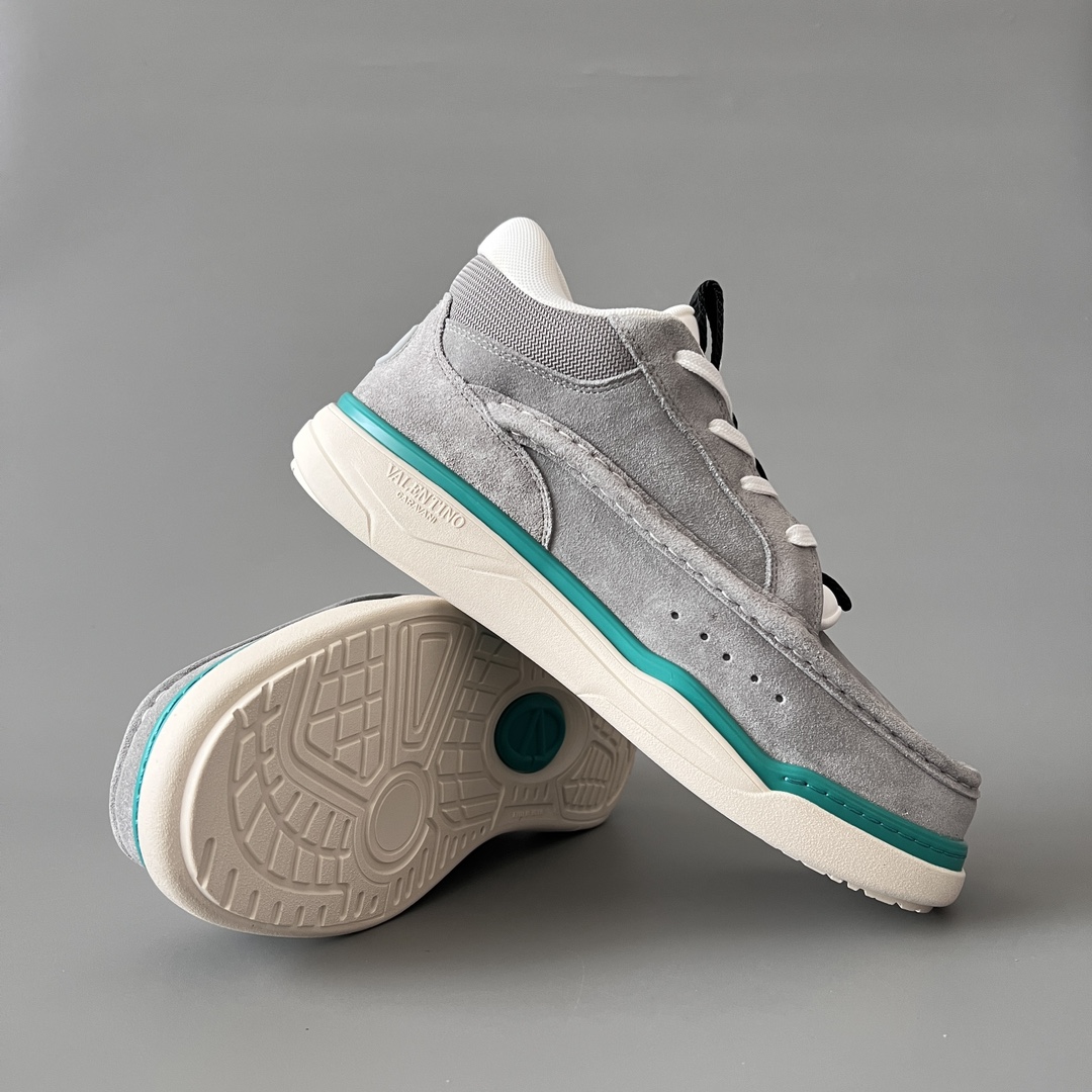 valentino Garavani  Rockstud Untitled Unisex Casual Sneakers: Round-Toe, Lace-Up D5 5Y2S0I14SNIZBF
