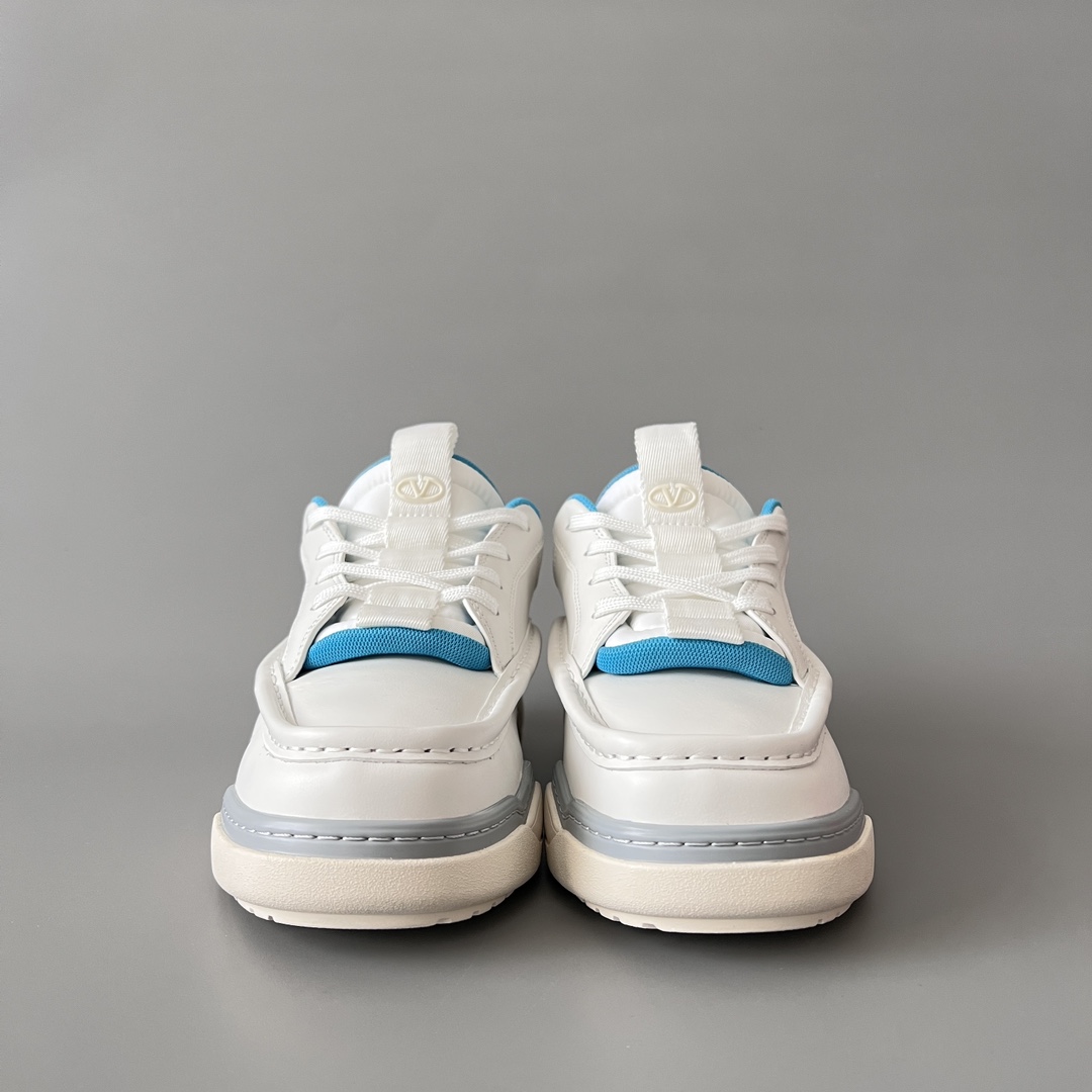 valentino Garavani  Rockstud Untitled Unisex Casual Sneakers: Round-Toe, Lace-Up D5 5Y0S0I14SWGZU7