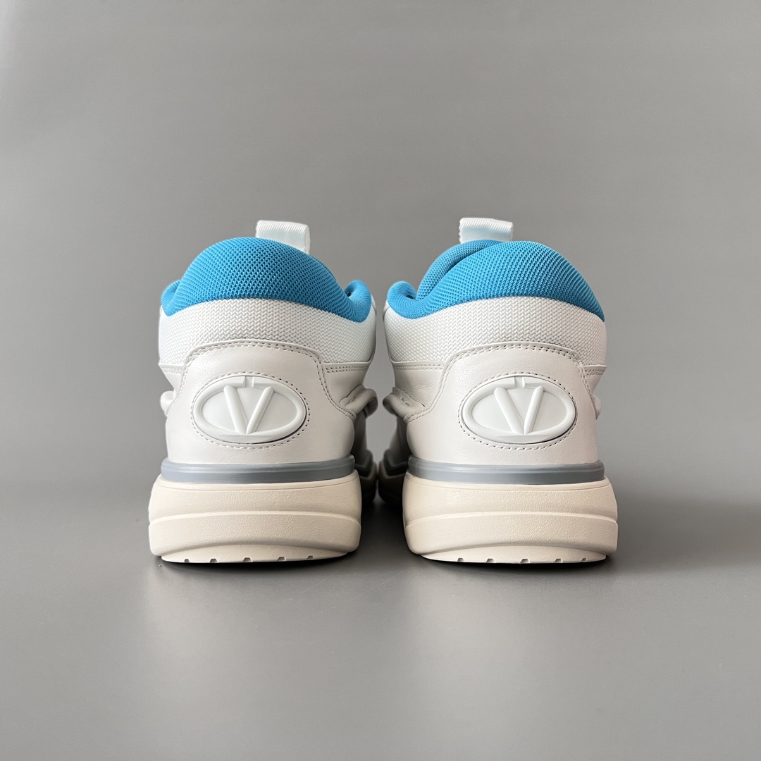 valentino Garavani  Rockstud Untitled Unisex Casual Sneakers: Round-Toe, Lace-Up D5 5Y0S0I14SWGZU7