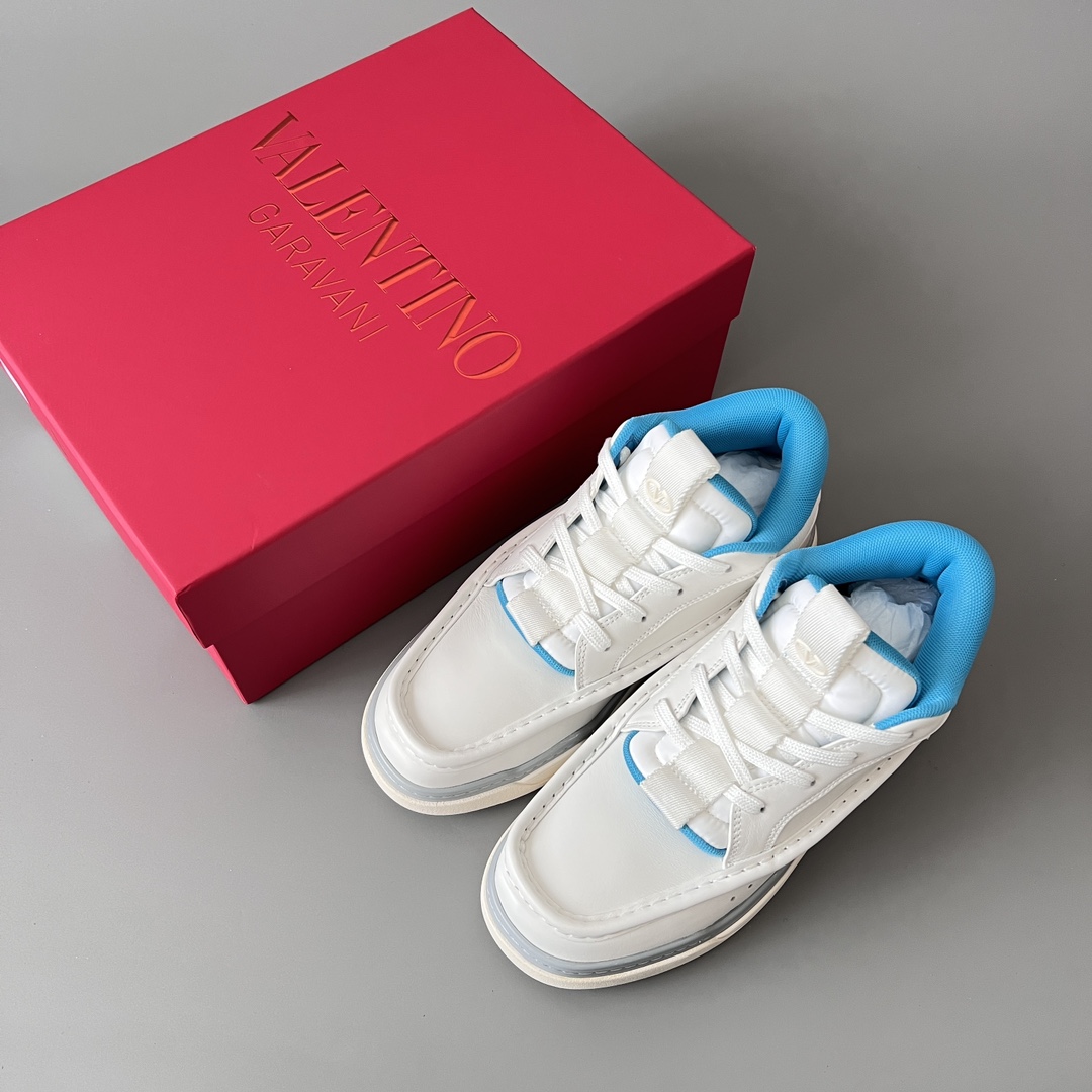 valentino Garavani  Rockstud Untitled Unisex Casual Sneakers: Round-Toe, Lace-Up D5 5Y0S0I14SWGZU7