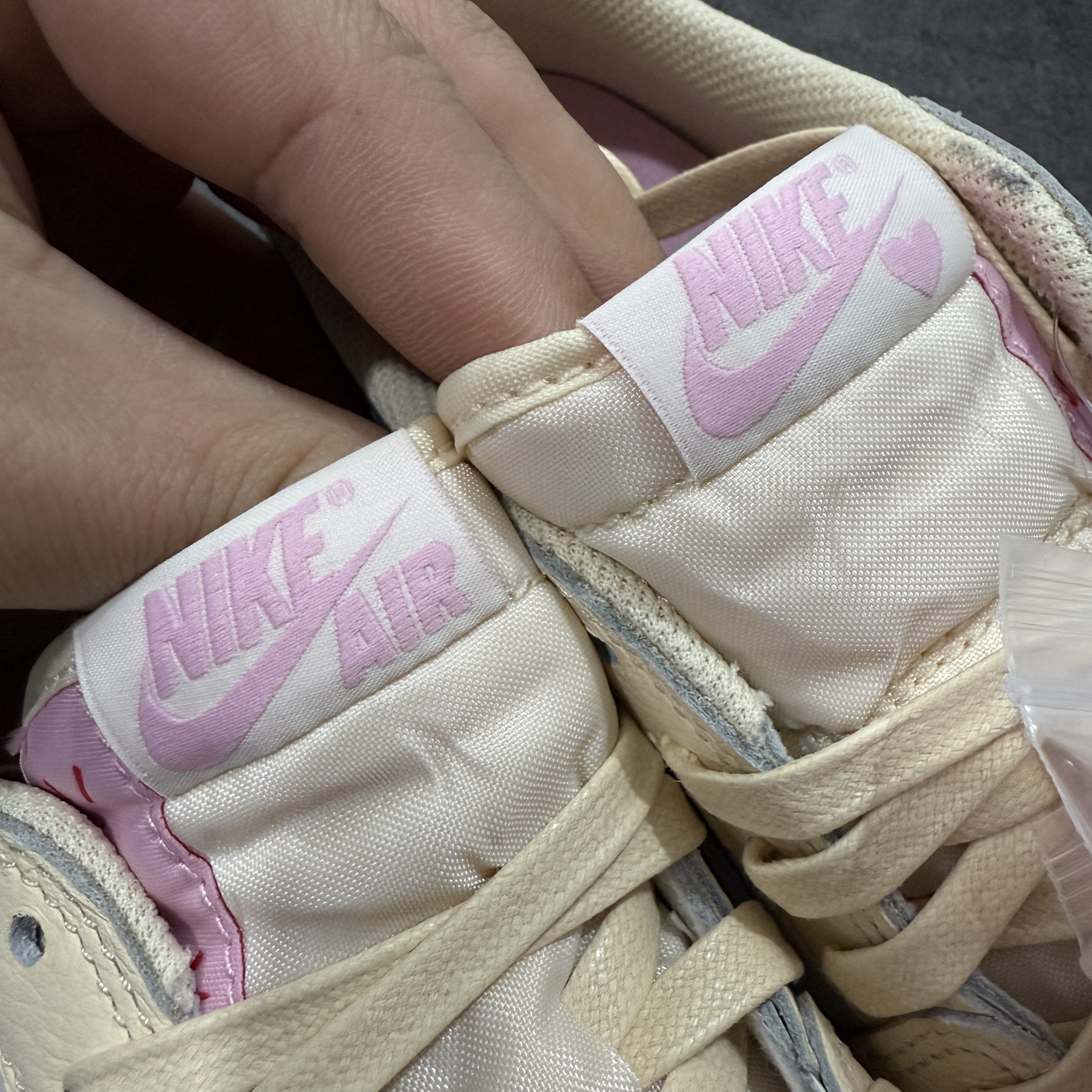 天花板 Travis Scott x Air Jordan 1 Low   AJ1 倒钩 低筒 倒钩 板鞋 篮球鞋 波鞋 男女同款   粉黄 
