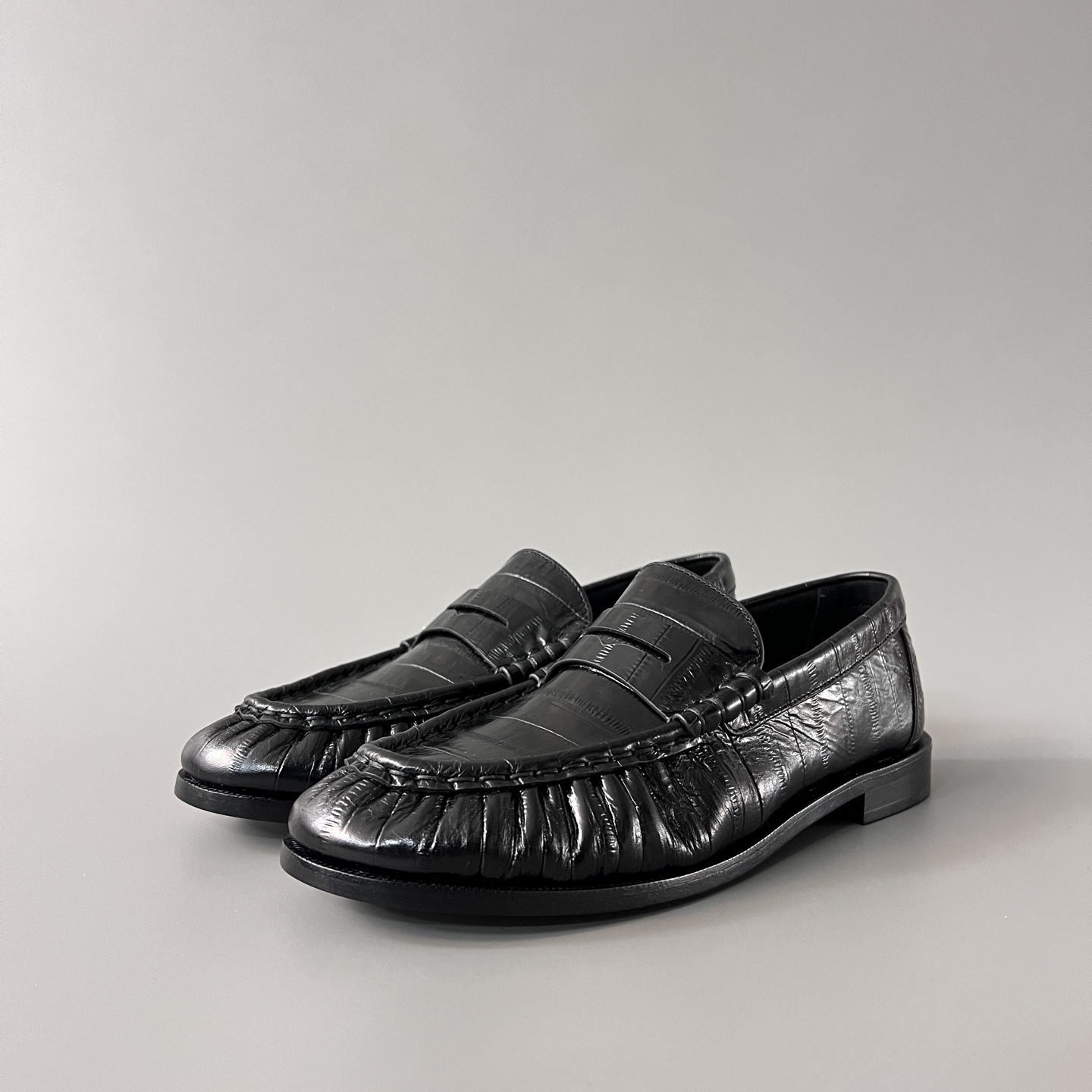 SAINT LAURENT Penny — Genuine Leather, Laceless, 1:1 Replica Loafers  Women's Shoes
