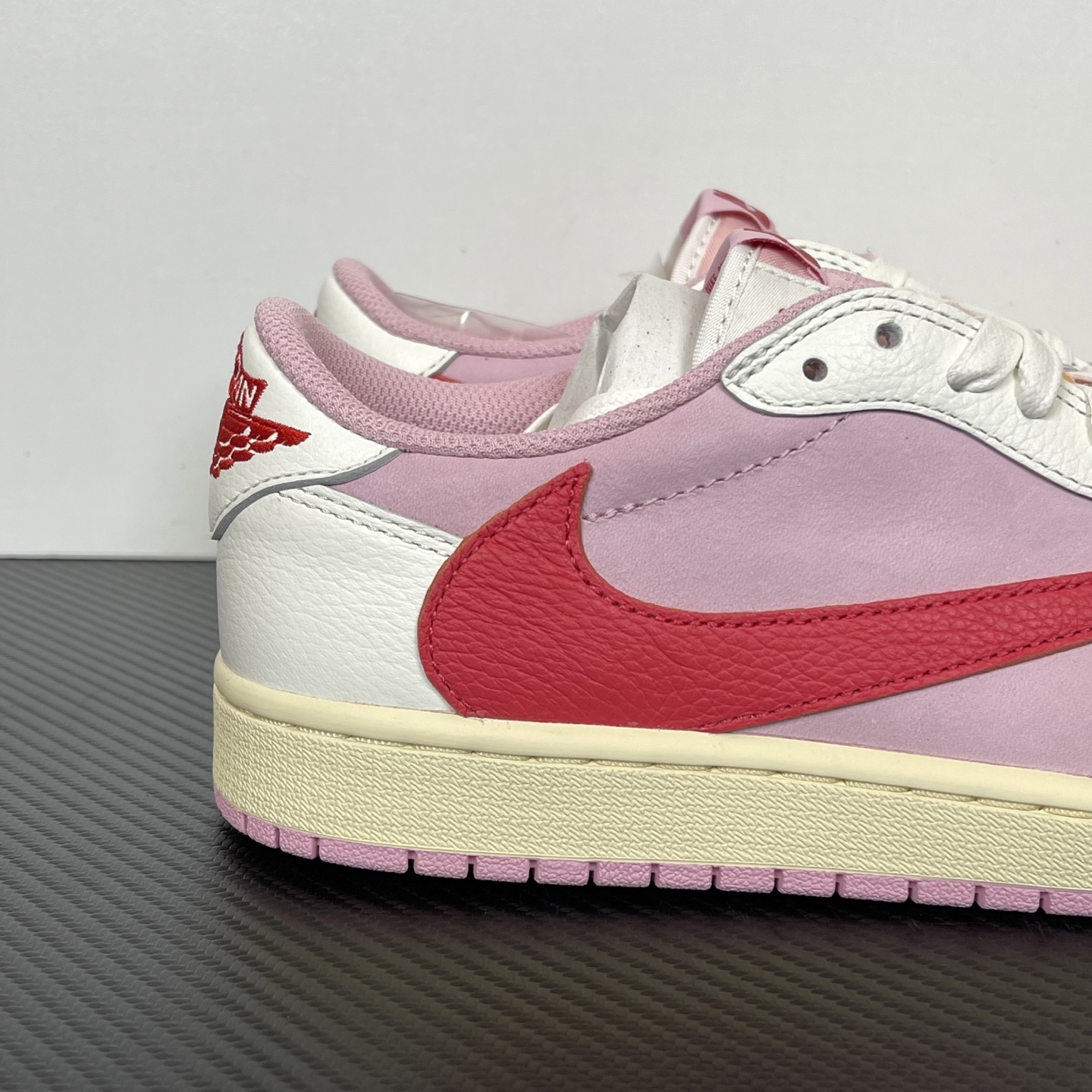 天花板 Travis Scott x Air Jordan 1 Low   AJ1 倒钩 低筒 倒钩 板鞋 篮球鞋 波鞋 男女同款  红粉 IQ7604-101