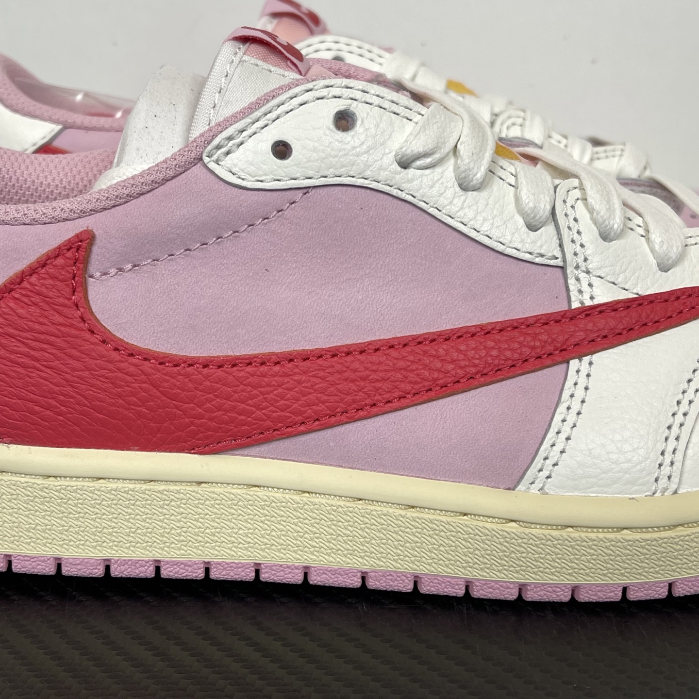 天花板 Travis Scott x Air Jordan 1 Low   AJ1 倒钩 低筒 倒钩 板鞋 篮球鞋 波鞋 男女同款  红粉 IQ7604-101
