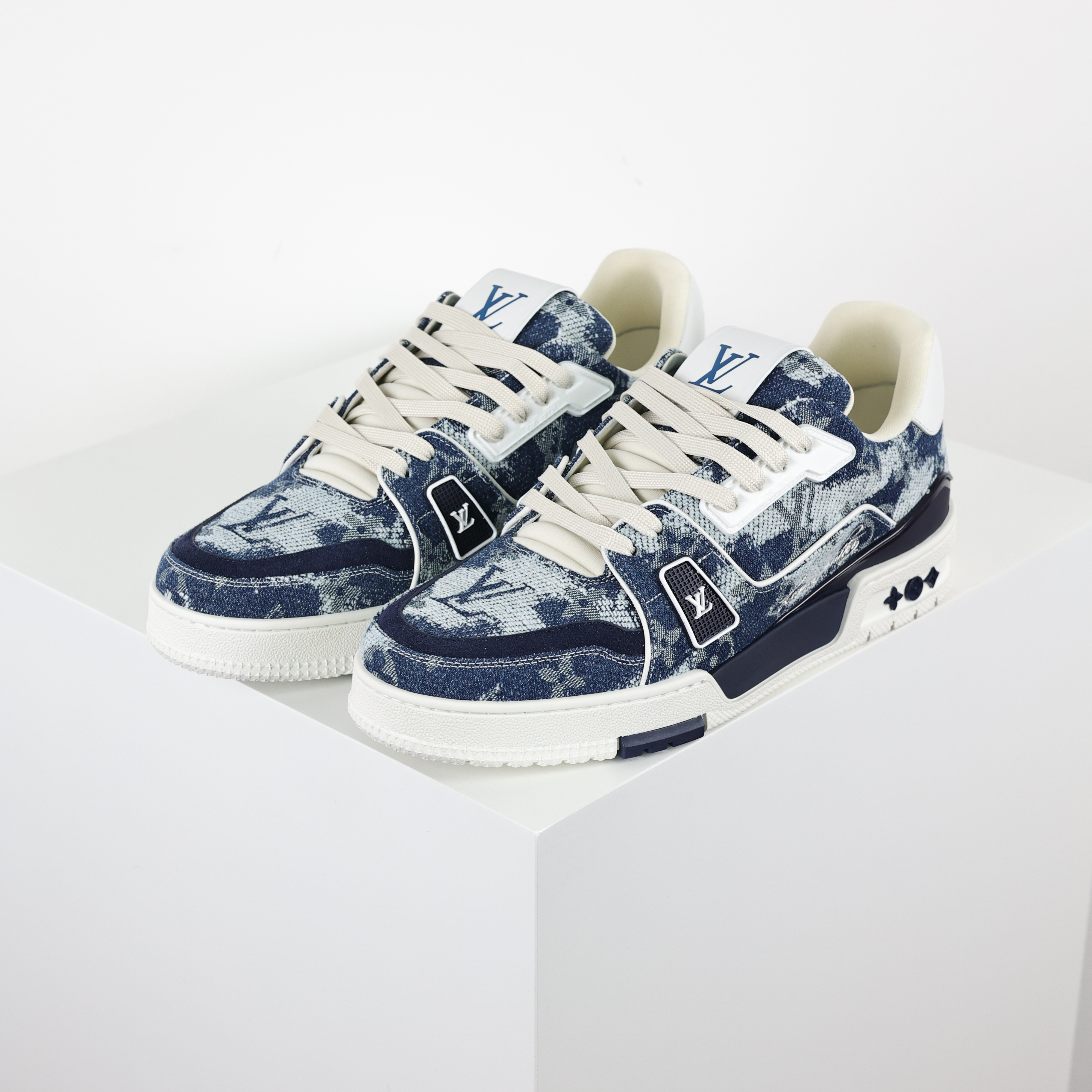 Louis Vuitton Best UA Batch LV Trainer - Hand-finished Luxury Sport Shoes for Men & Women MAX 1AJAQV-D0