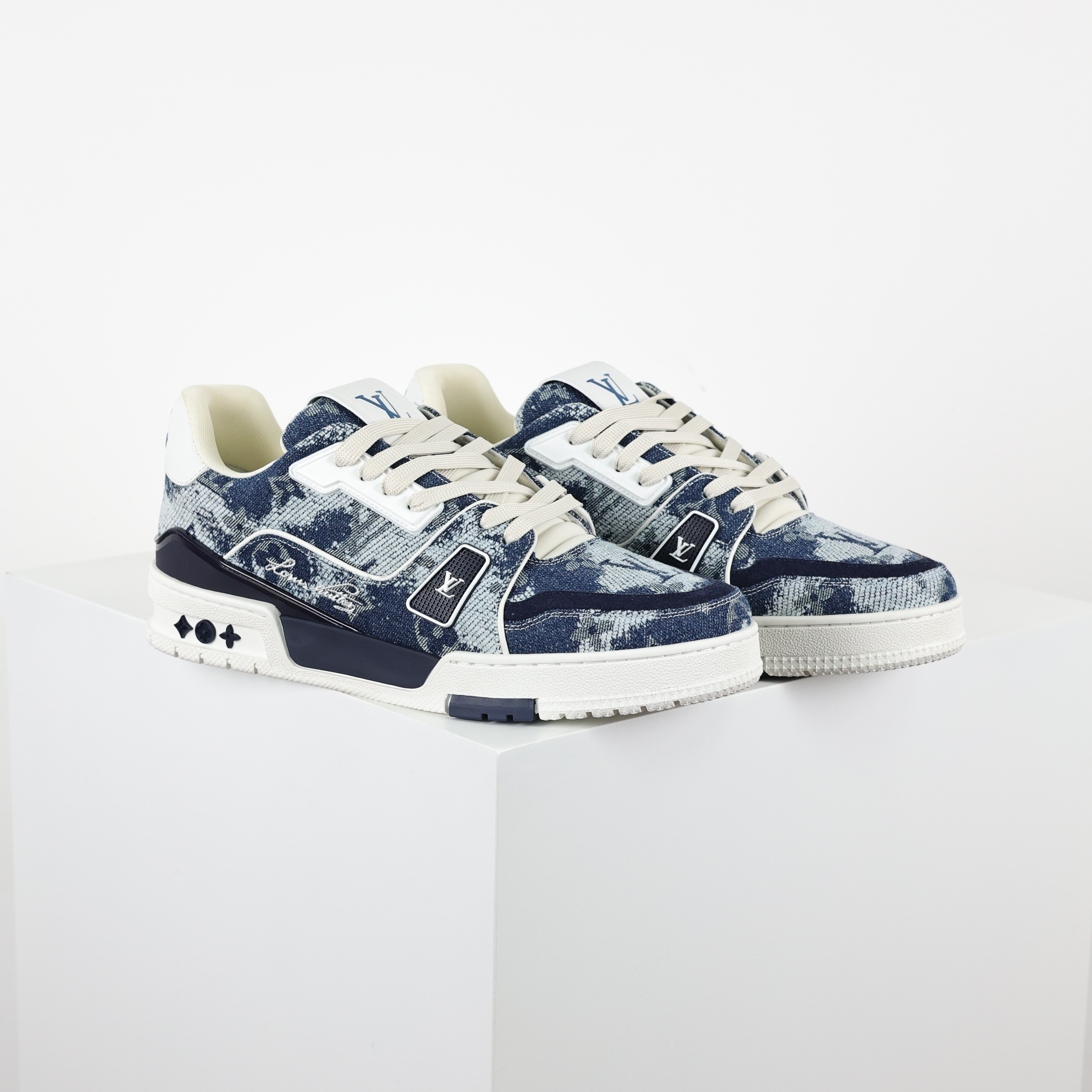Louis Vuitton Best UA Batch LV Trainer - Hand-finished Luxury Sport Shoes for Men & Women MAX 1AJAQV-D0