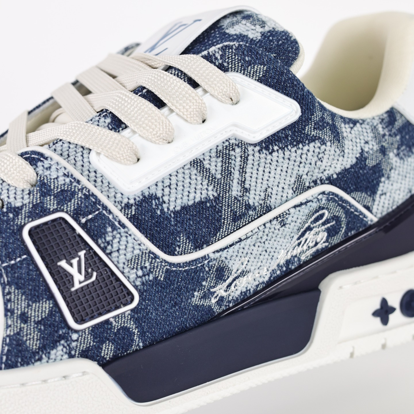 Louis Vuitton Best UA Batch LV Trainer - Hand-finished Luxury Sport Shoes for Men & Women MAX 1AJAQV-D0