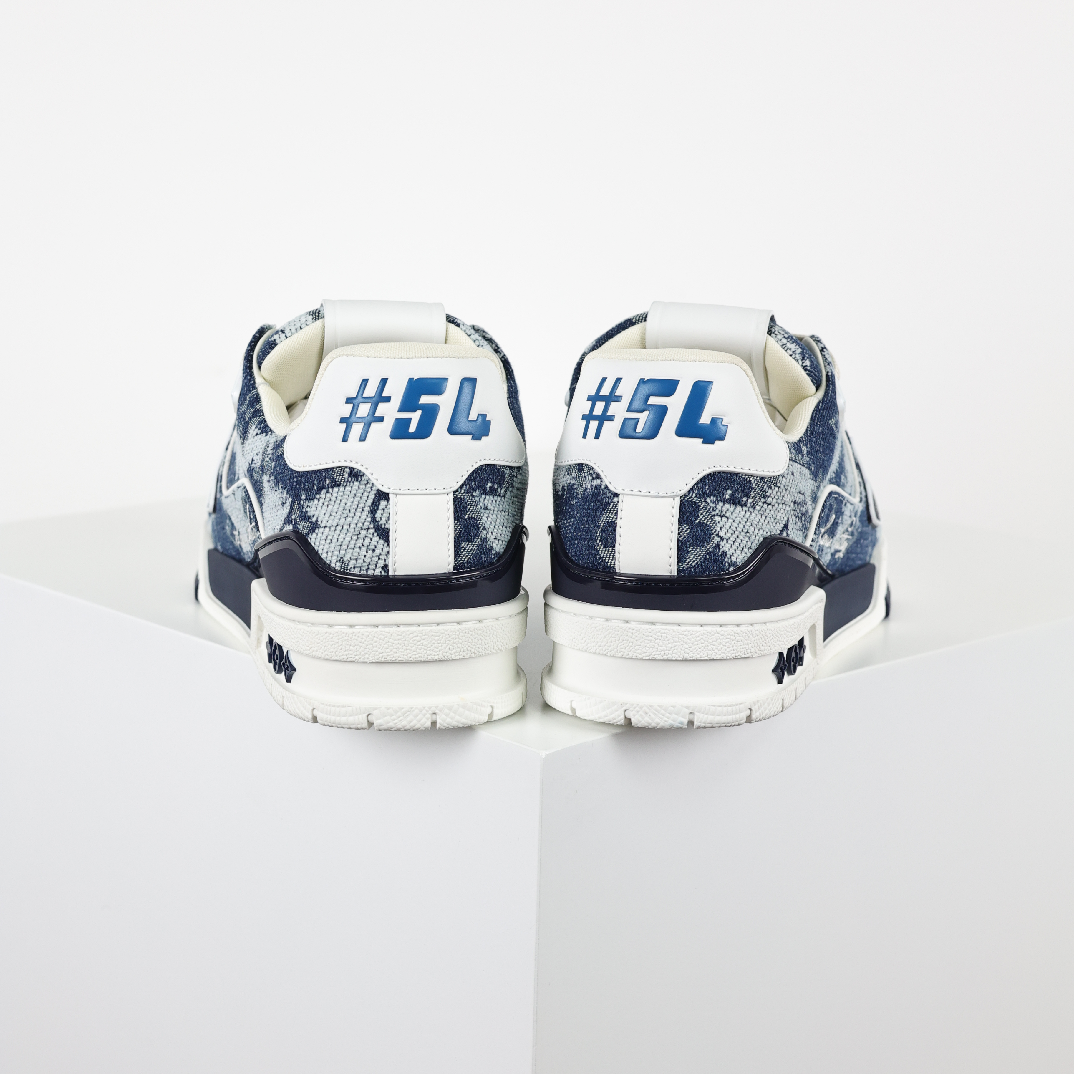 Louis Vuitton Best UA Batch LV Trainer - Hand-finished Luxury Sport Shoes for Men & Women MAX 1AJAQV-D0