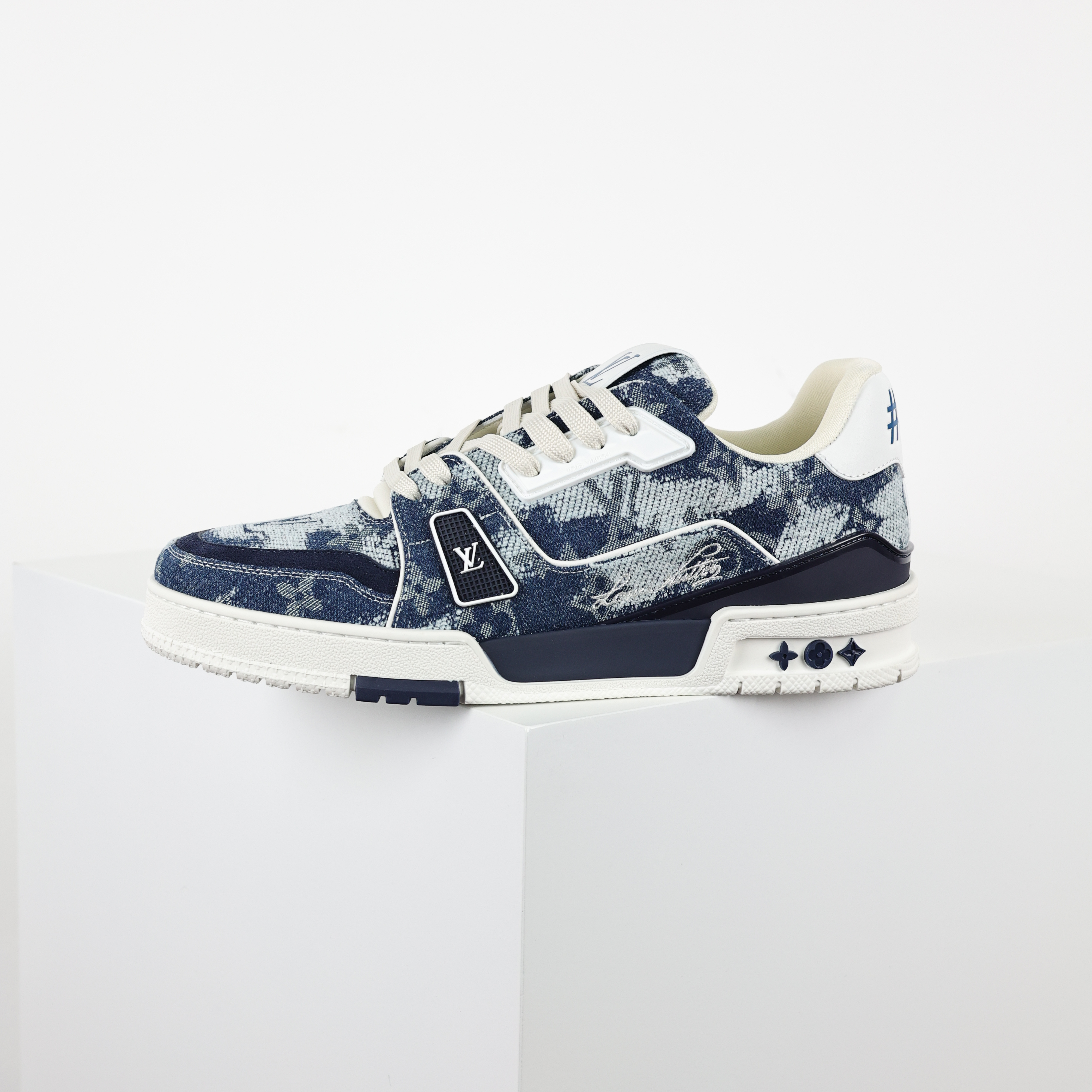 Louis Vuitton Best UA Batch LV Trainer - Hand-finished Luxury Sport Shoes for Men & Women MAX 1AJAQV-D0