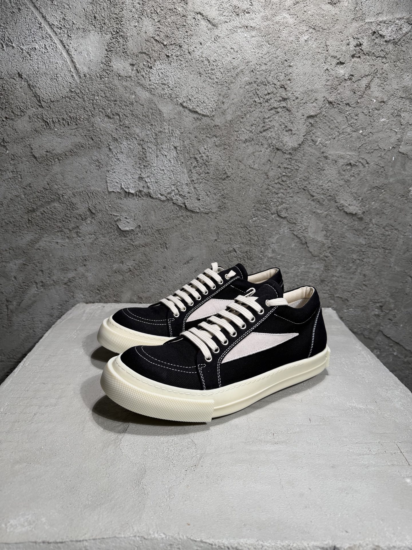 RICK OWENS RO 圆头 板鞋 休闲鞋 波鞋 男鞋  帆布  黑白 低筒 颗粒鞋头 DU01F4803DOLVH-4911