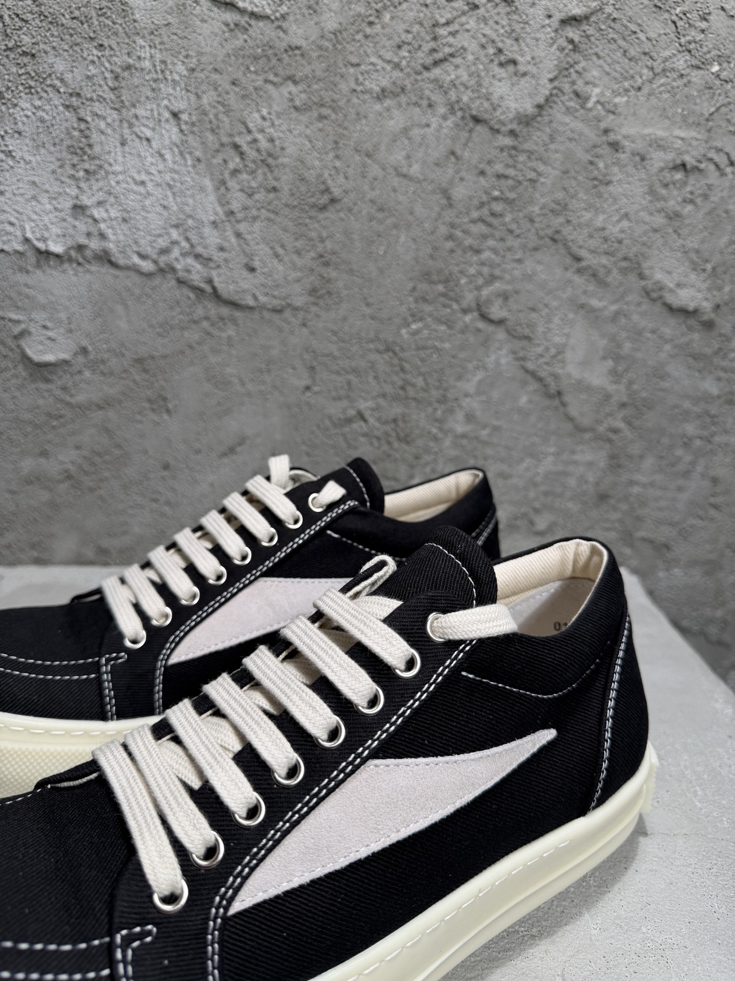 RICK OWENS RO 圆头 板鞋 休闲鞋 波鞋 男鞋  帆布  黑白 低筒 颗粒鞋头 DU01F4803DOLVH-4911