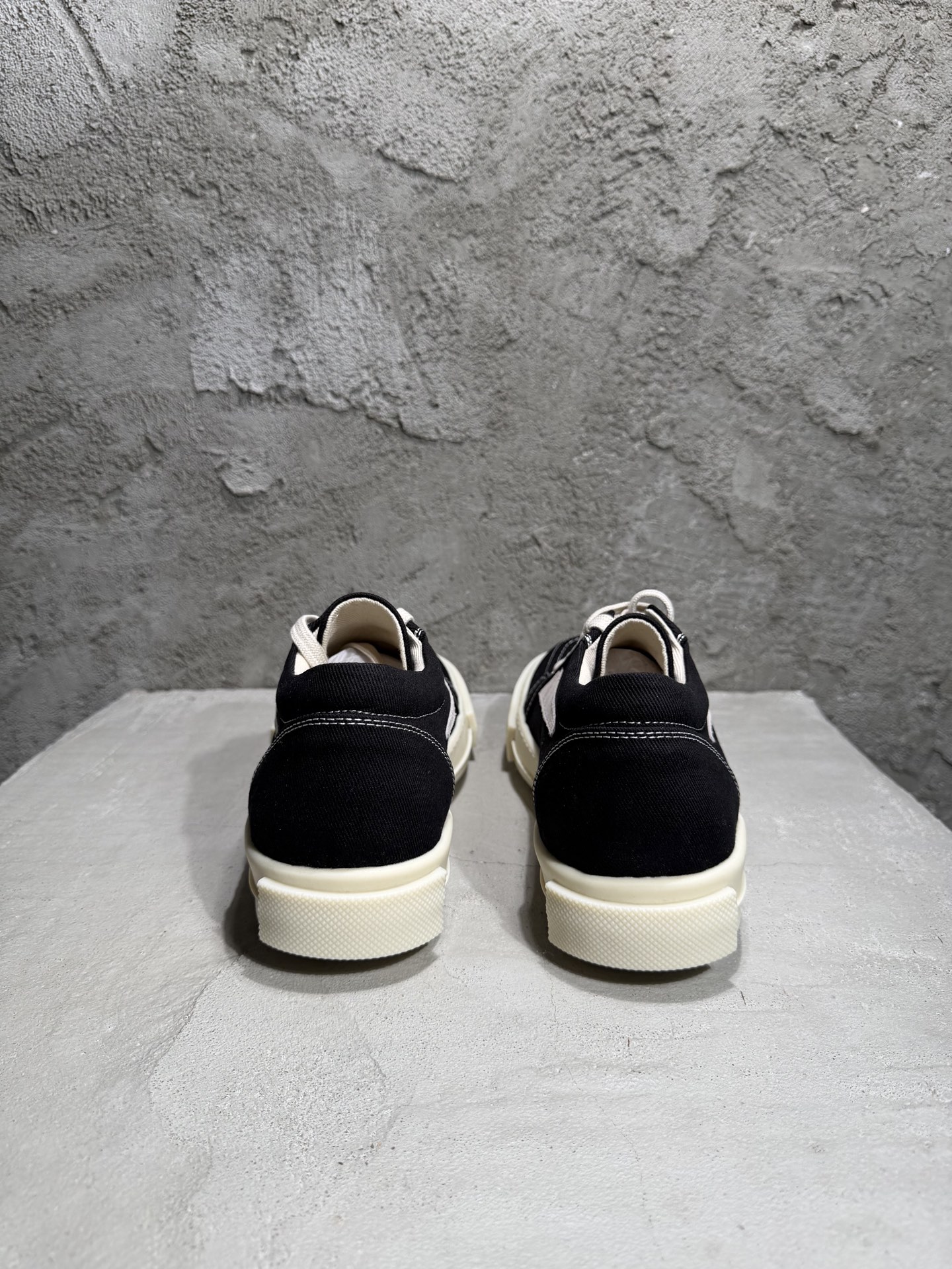 RICK OWENS RO 圆头 板鞋 休闲鞋 波鞋 男鞋  帆布  黑白 低筒 颗粒鞋头 DU01F4803DOLVH-4911