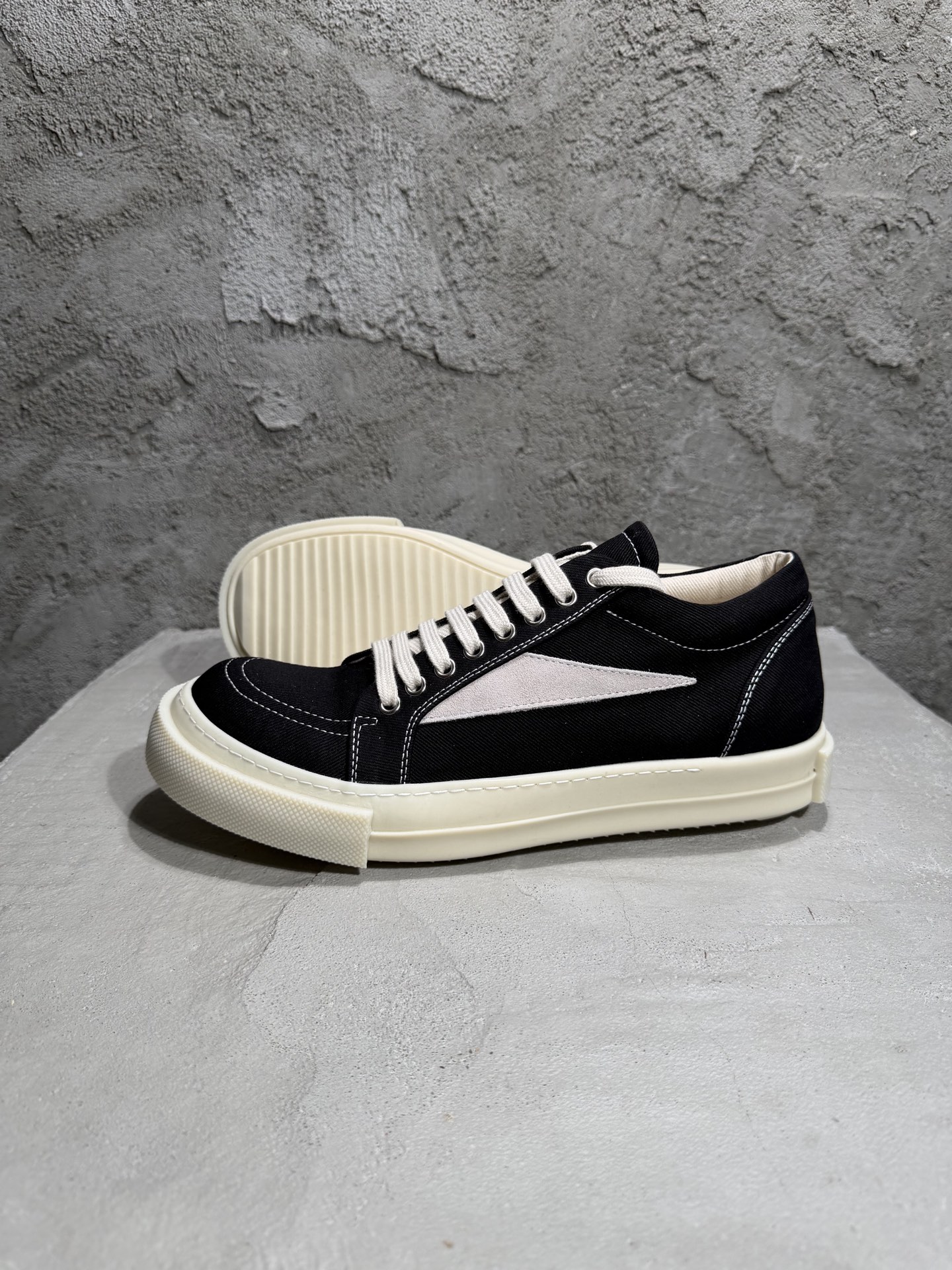 RICK OWENS RO 圆头 板鞋 休闲鞋 波鞋 男鞋  帆布  黑白 低筒 颗粒鞋头 DU01F4803DOLVH-4911