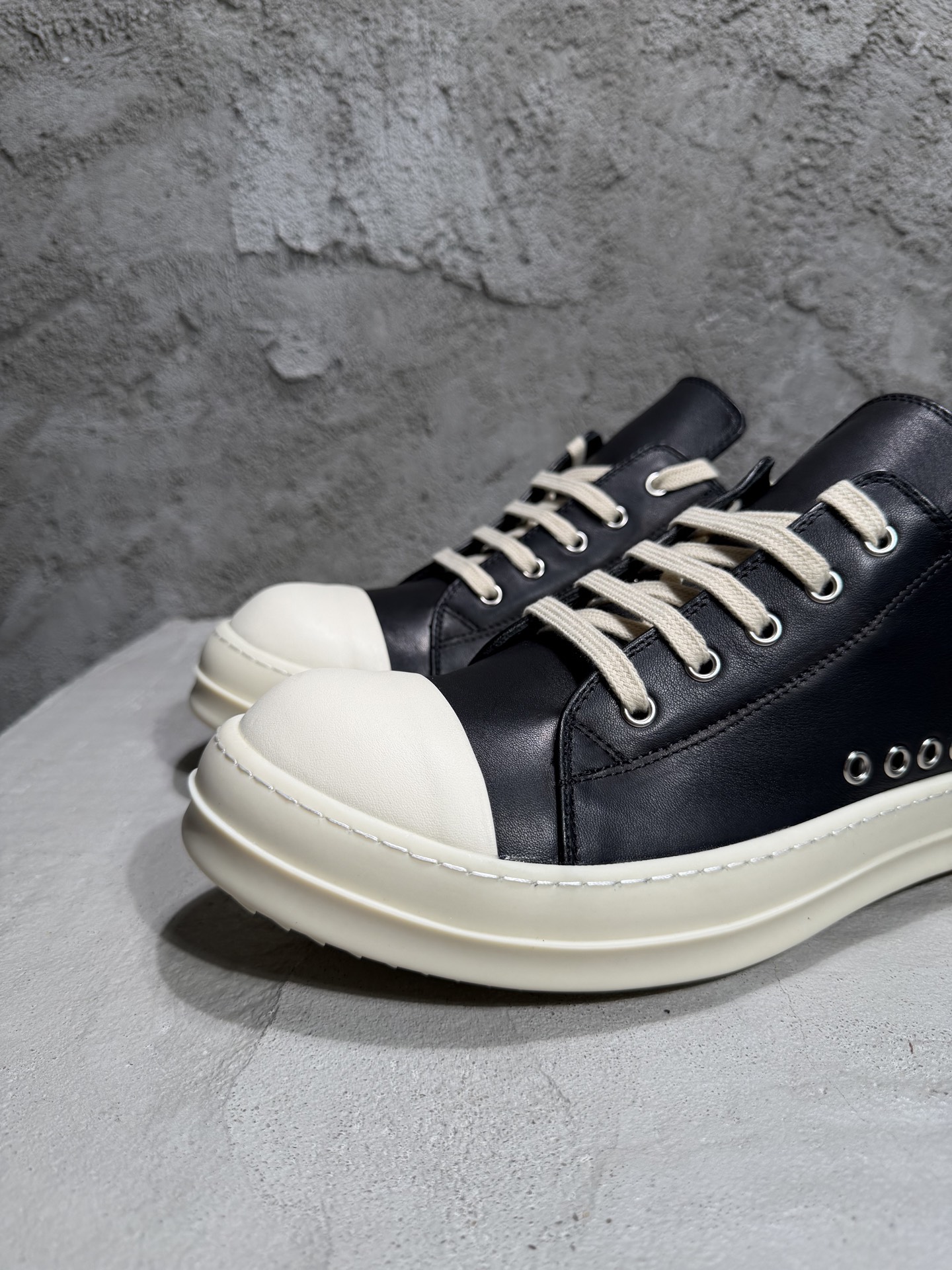 RICK OWENS RO 圆头 板鞋 休闲鞋 波鞋 男鞋  帆布  低筒  白色 头层皮侧面六孔  DU01F4822DOEH41-111