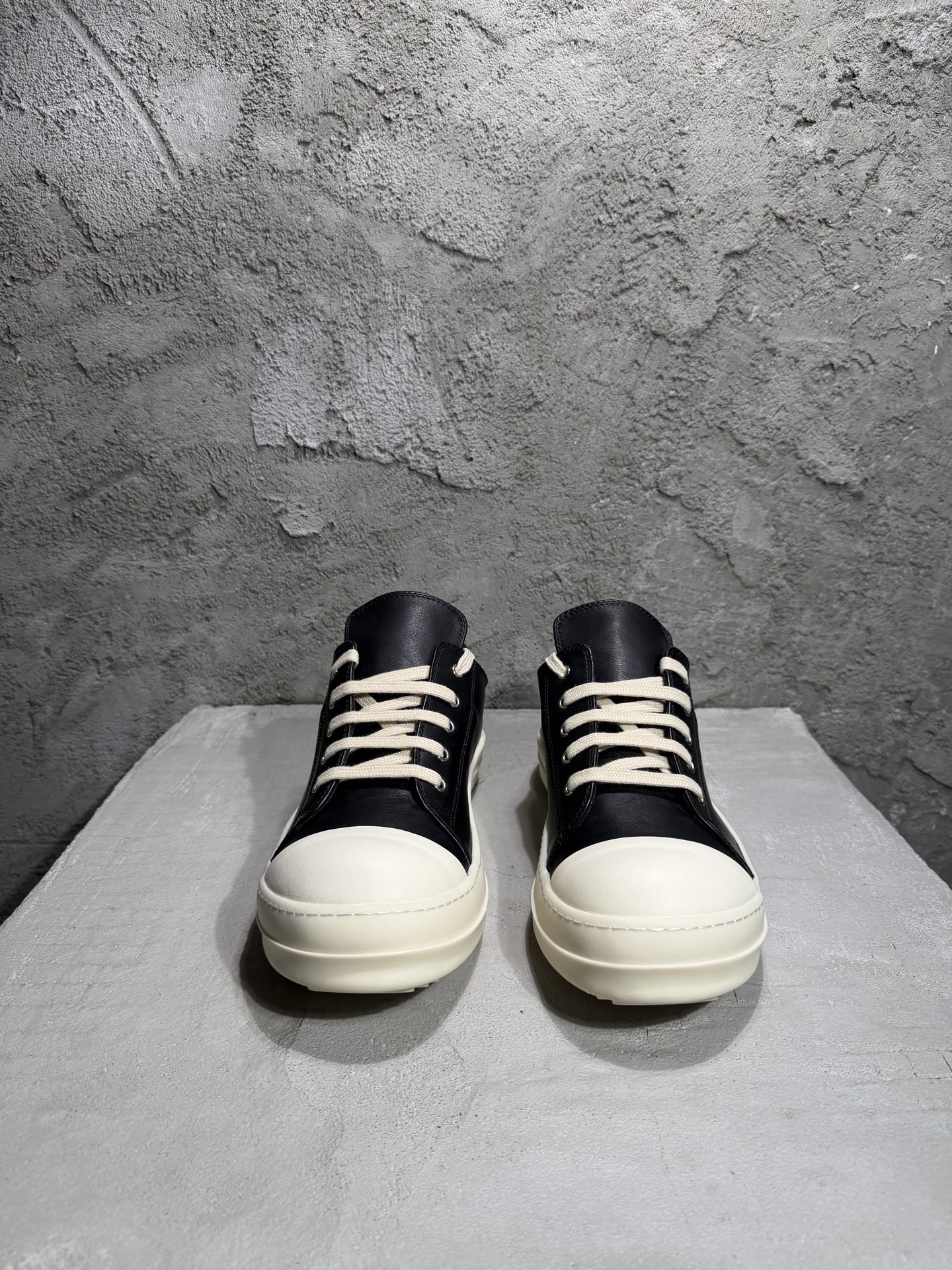 RICK OWENS RO 圆头 板鞋 休闲鞋 波鞋 男鞋  帆布  低筒  白色 头层皮侧面六孔  DU01F4822DOEH41-111