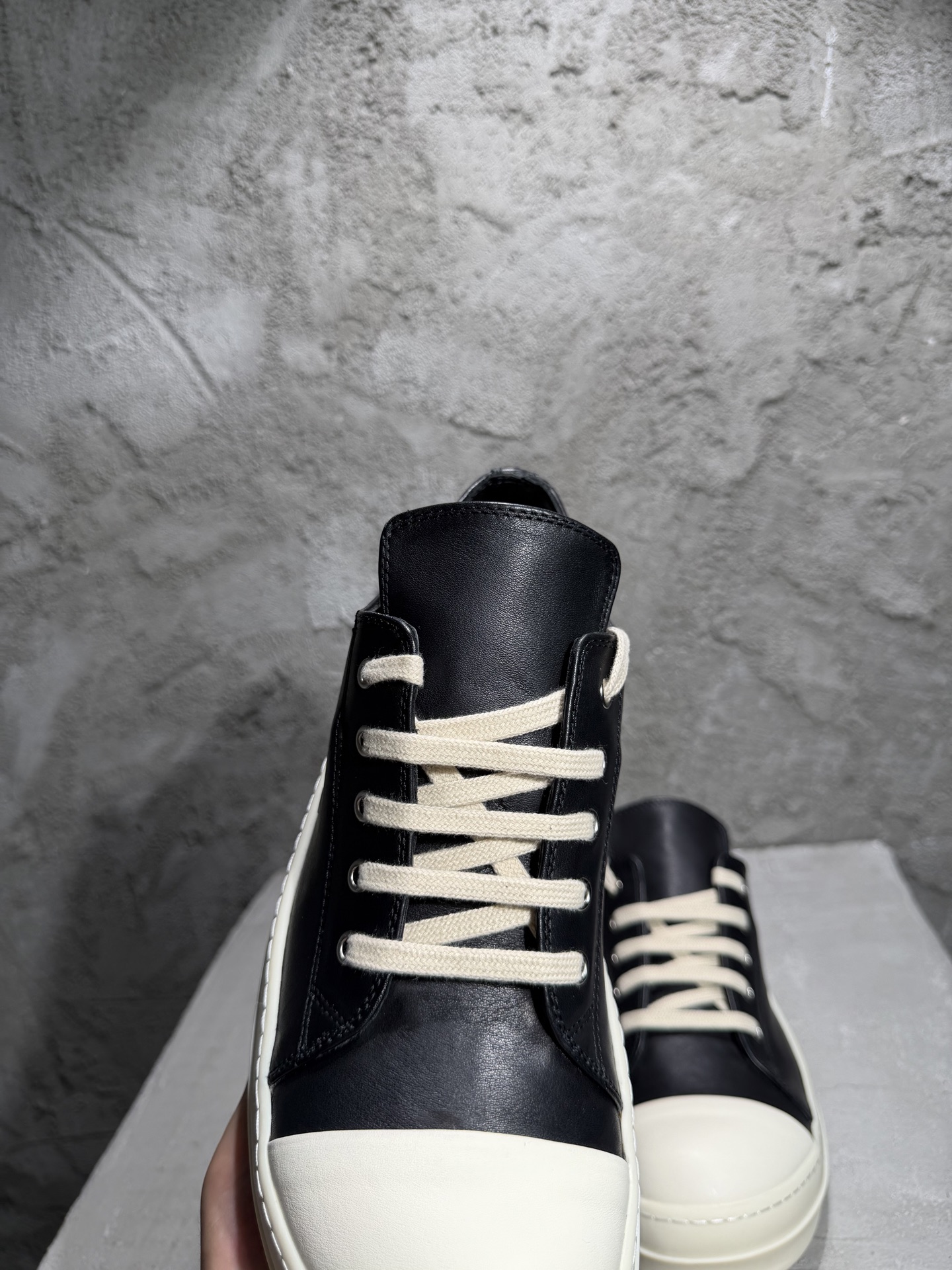 RICK OWENS RO 圆头 板鞋 休闲鞋 波鞋 男鞋  帆布  低筒  白色 头层皮侧面六孔  DU01F4822DOEH41-111