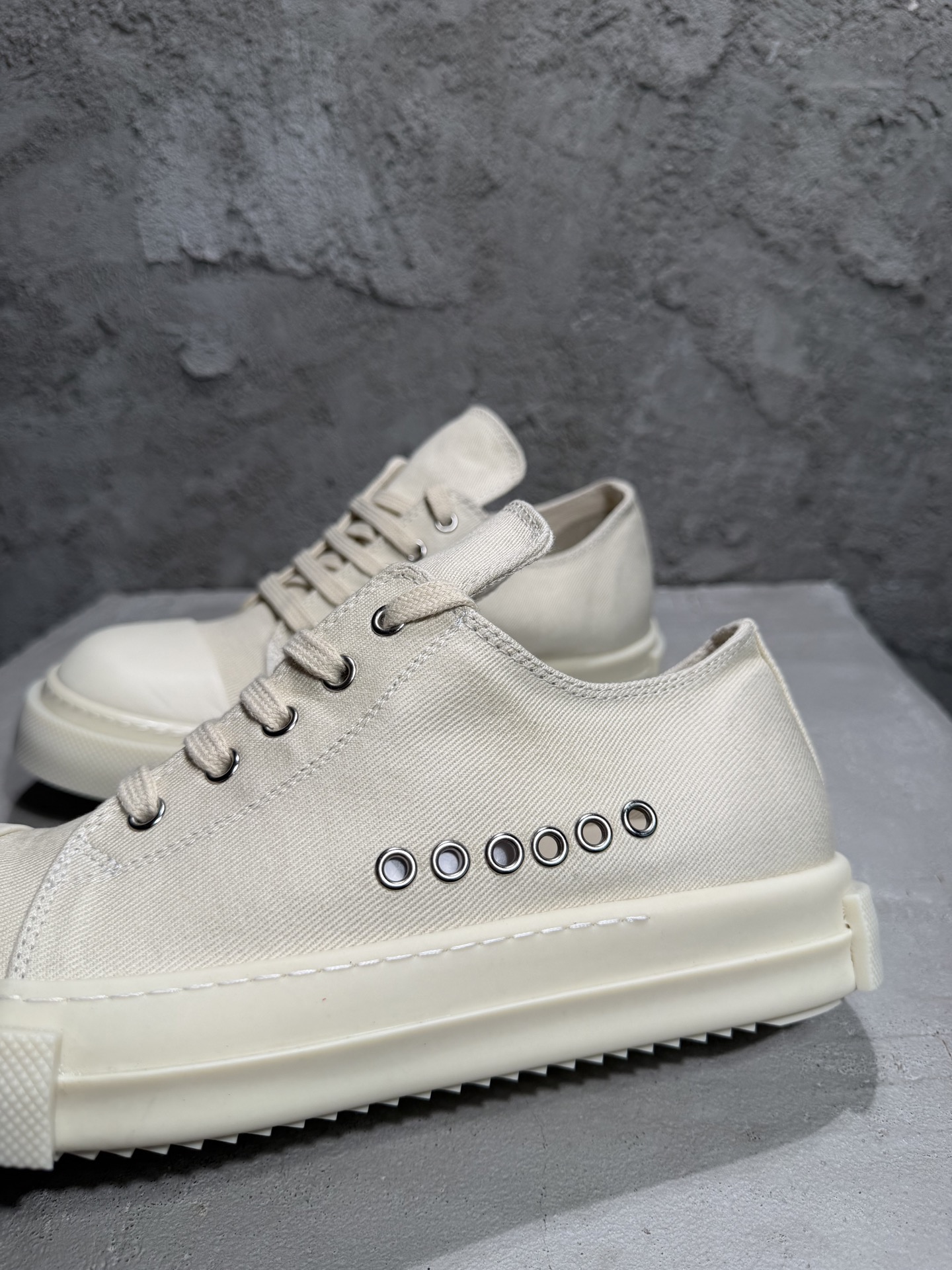 RICK OWENS RO 圆头 板鞋 休闲鞋 波鞋 男鞋  帆布  低筒  白色 牛仔布侧面六孔  DU01F4822DOEH41-111