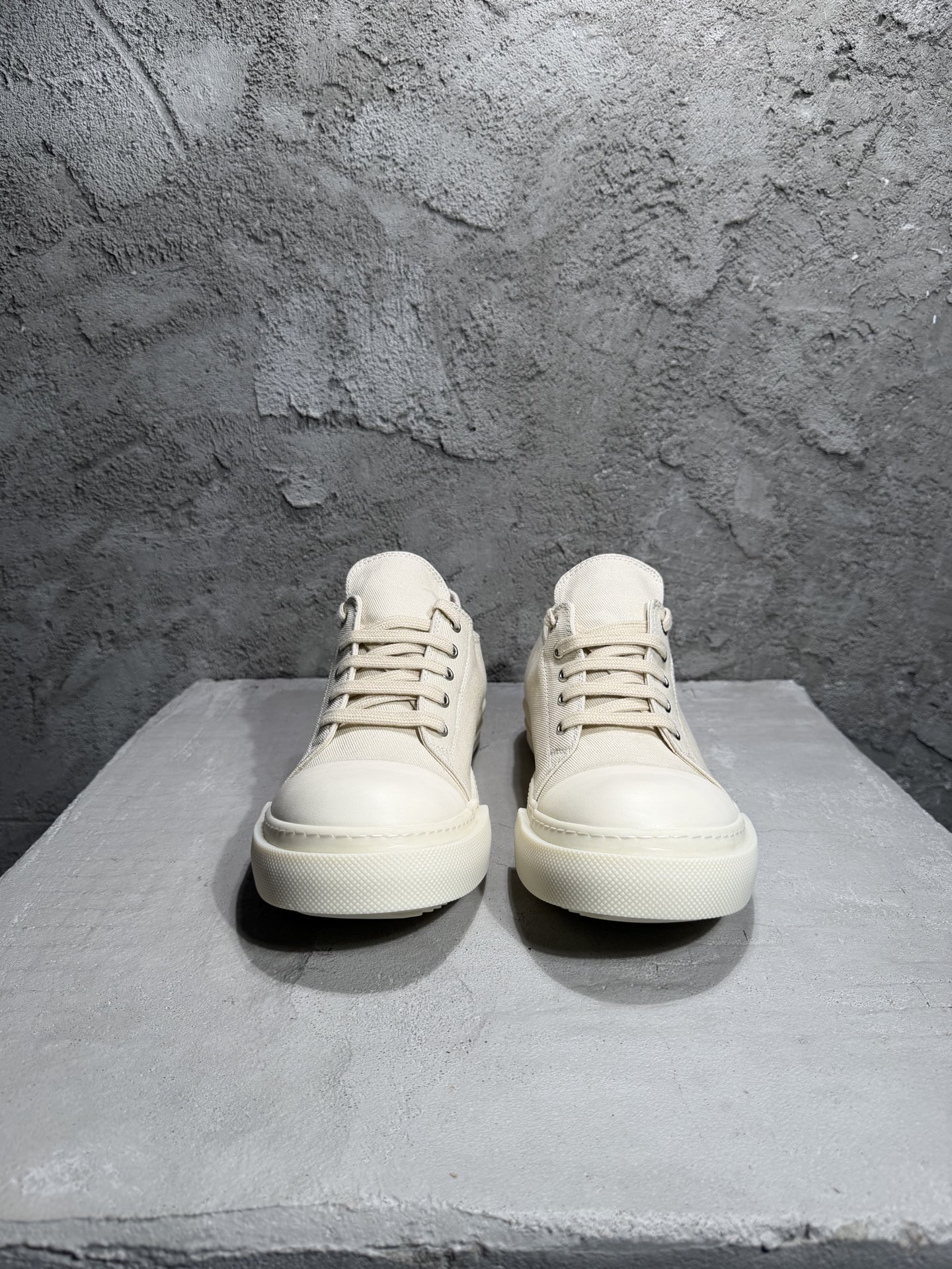 RICK OWENS RO 圆头 板鞋 休闲鞋 波鞋 男鞋  帆布  低筒  白色 牛仔布侧面六孔  DU01F4822DOEH41-111