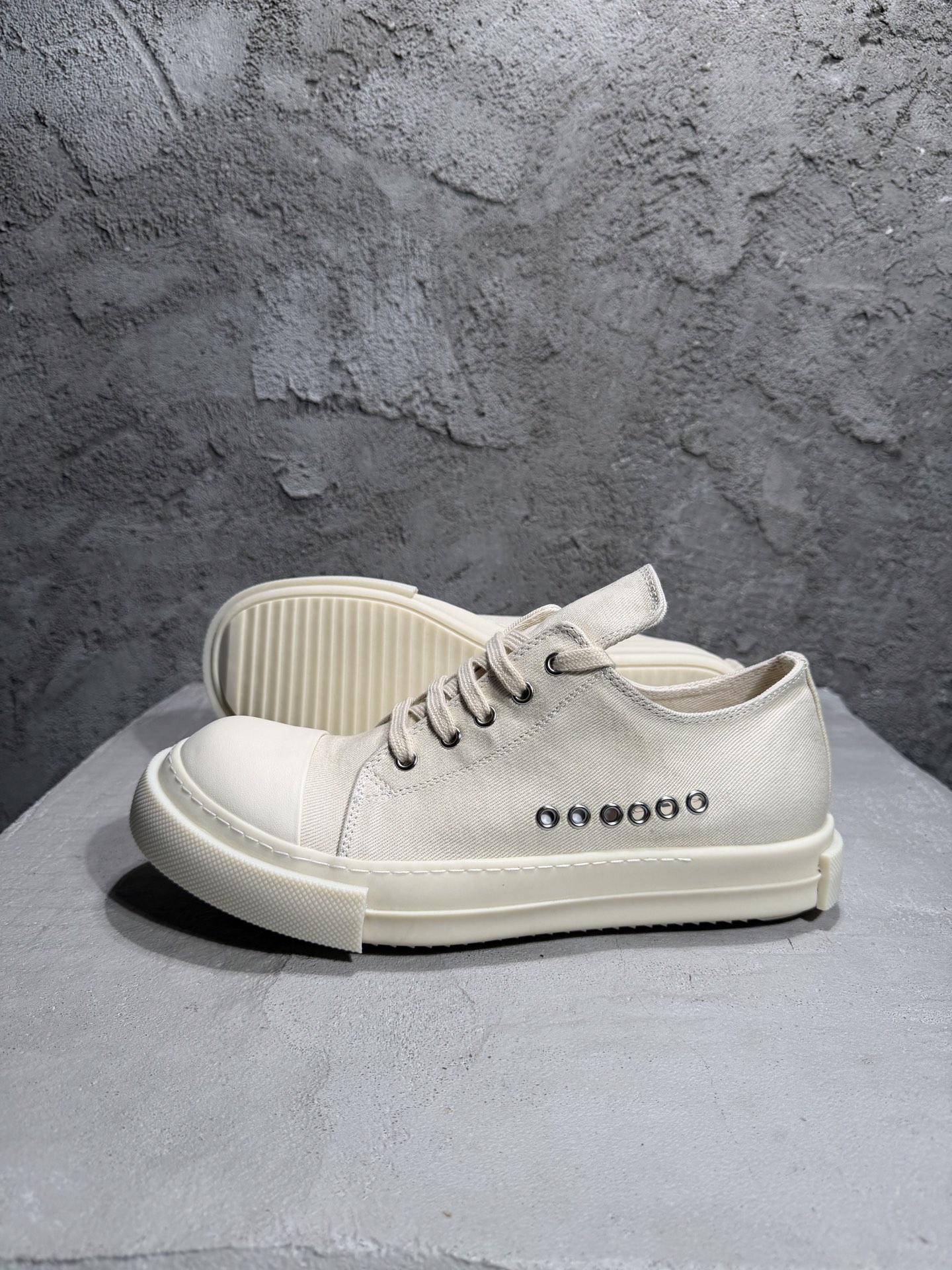 RICK OWENS RO 圆头 板鞋 休闲鞋 波鞋 男鞋  帆布  低筒  白色 牛仔布侧面六孔  DU01F4822DOEH41-111