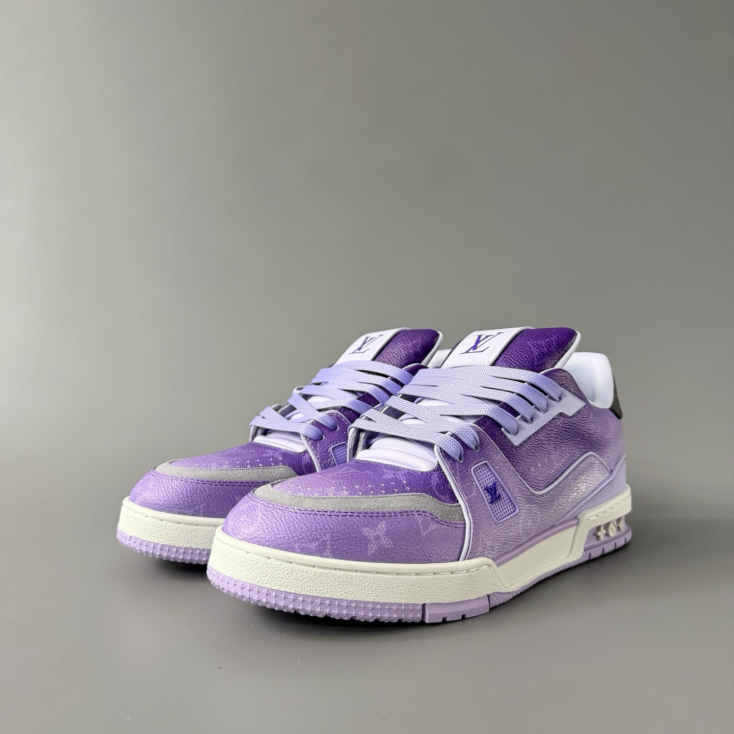 Louis Vuitton Best UA Batch LV Trainer - Hand-finished Luxury Sport Shoes for Men & Women  1AJV97 