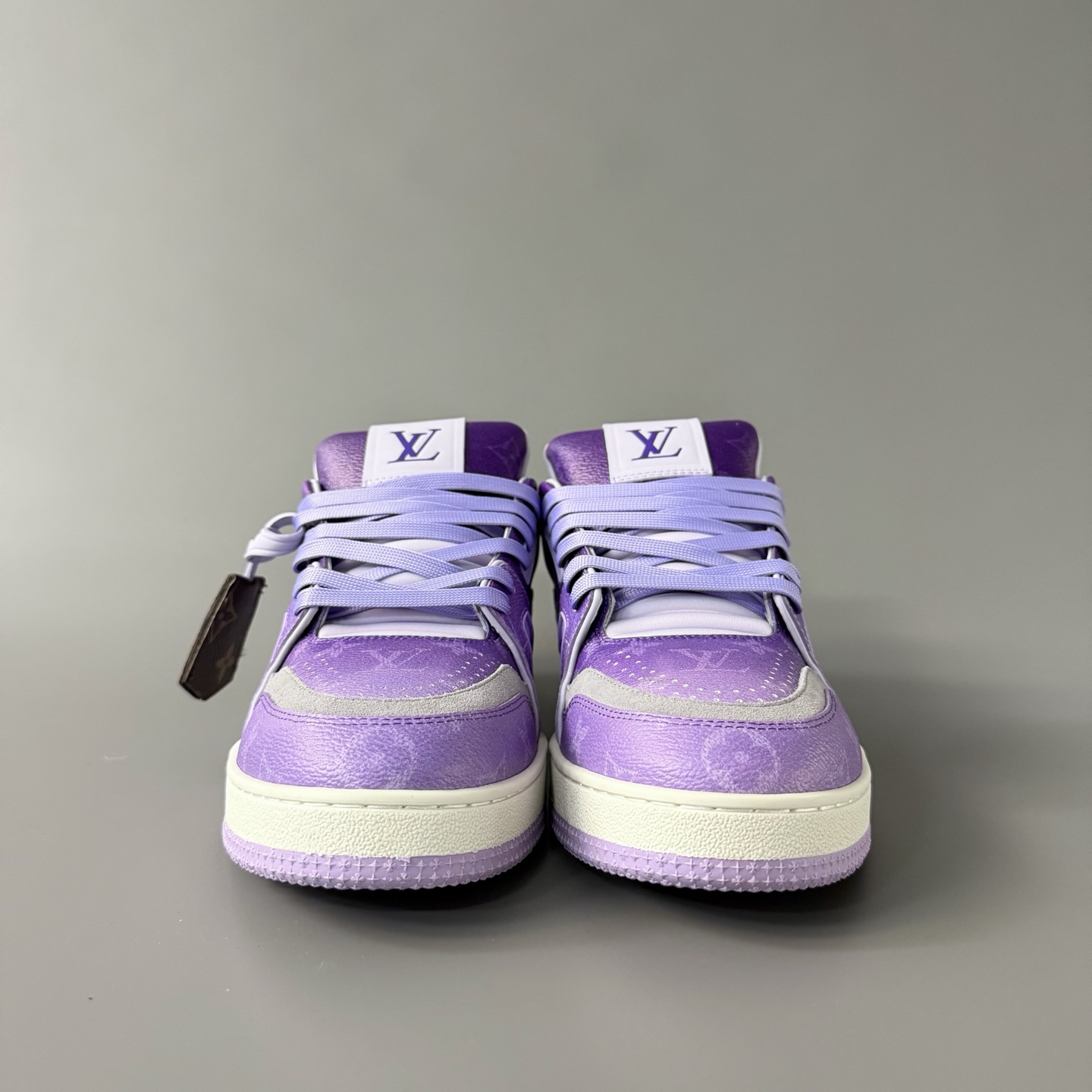 Louis Vuitton Best UA Batch LV Trainer - Hand-finished Luxury Sport Shoes for Men & Women  1AJV97 