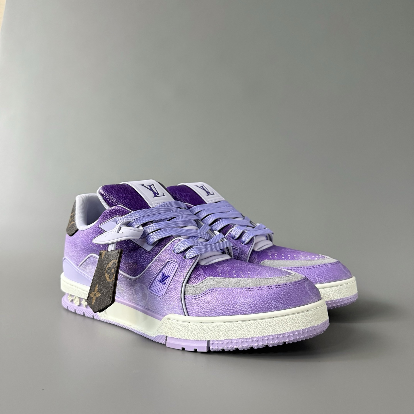 Louis Vuitton Best UA Batch LV Trainer - Hand-finished Luxury Sport Shoes for Men & Women  1AJV97 