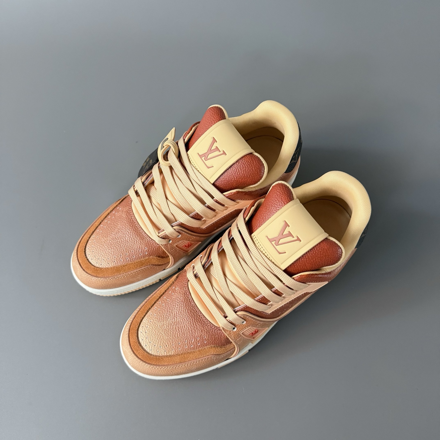 Louis Vuitton Best UA Batch LV Trainer - Hand-finished Luxury Sport Shoes for Men & Women  1AJTPX