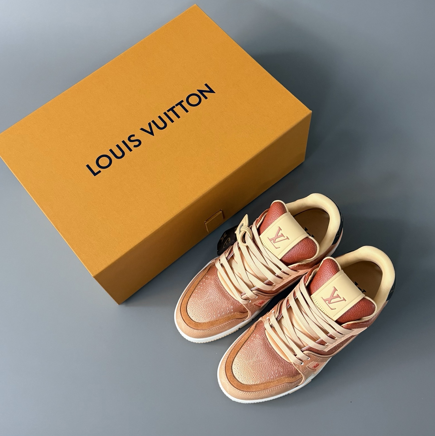 Louis Vuitton Best UA Batch LV Trainer - Hand-finished Luxury Sport Shoes for Men & Women  1AJTPX