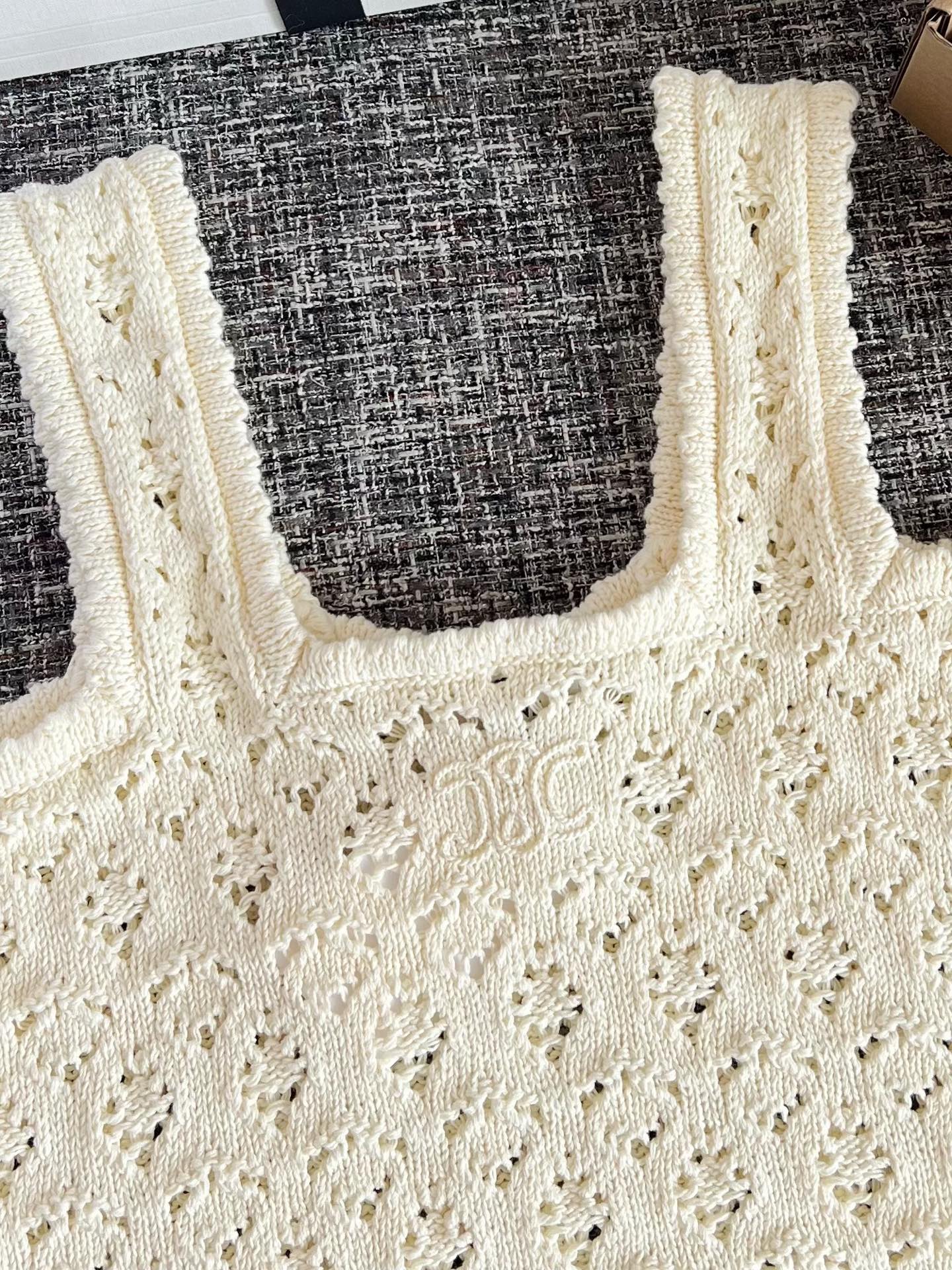 CELINE SS26 Women's Solid-Color Open-Knit Vest RC0CU3B57-01OW