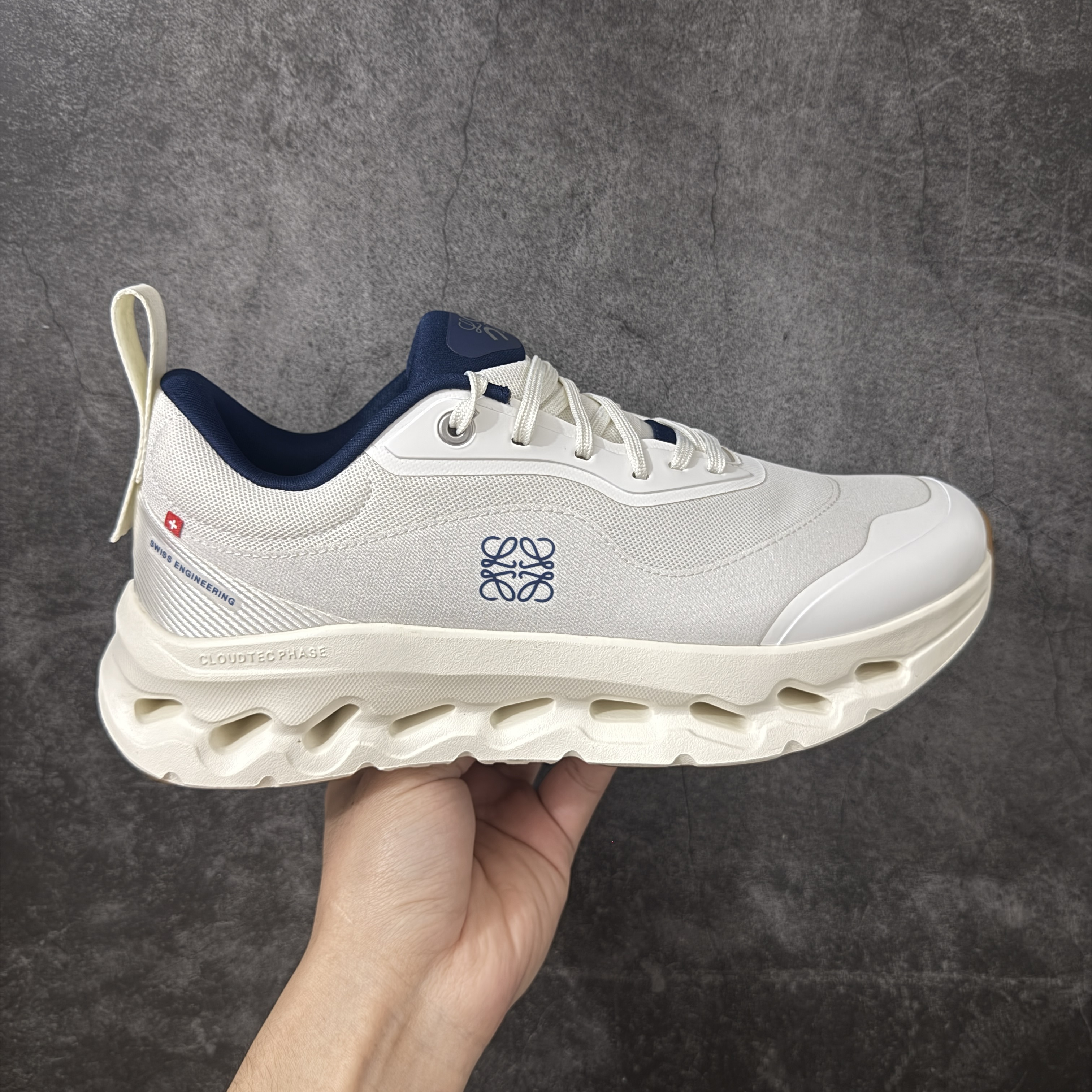 On昂跑 LOEWE x On Cloudtilt 2.0 低筒 时尚舒适防滑耐磨  波鞋 跑步鞋 女款男款 白藏蓝
