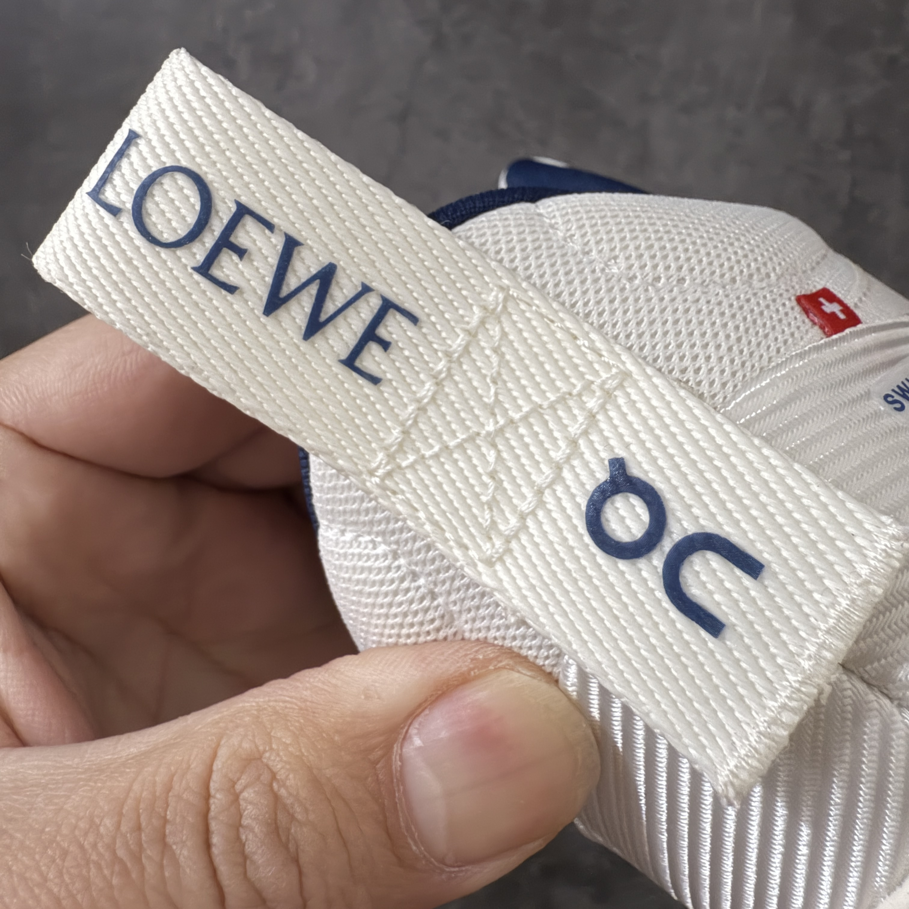 On昂跑 LOEWE x On Cloudtilt 2.0 低筒 时尚舒适防滑耐磨  波鞋 跑步鞋 女款男款 白藏蓝