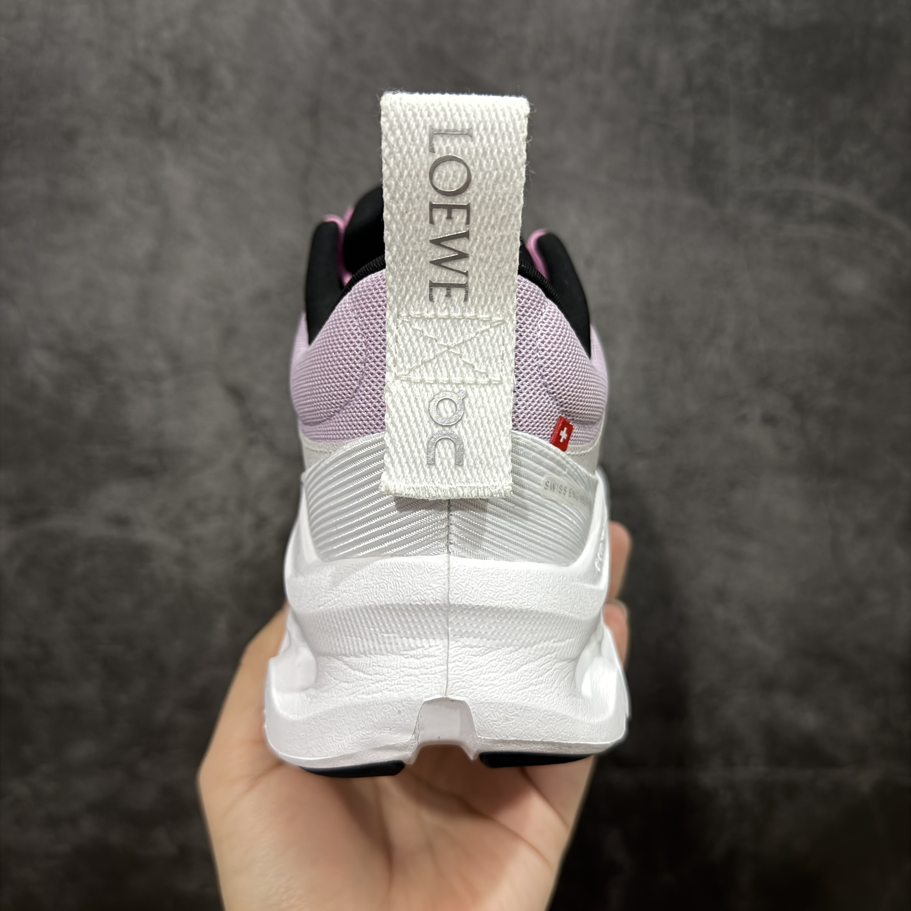 On昂跑 LOEWE x On Cloudtilt 2.0 低筒 时尚舒适防滑耐磨  波鞋 跑步鞋 女款男款 白粉
