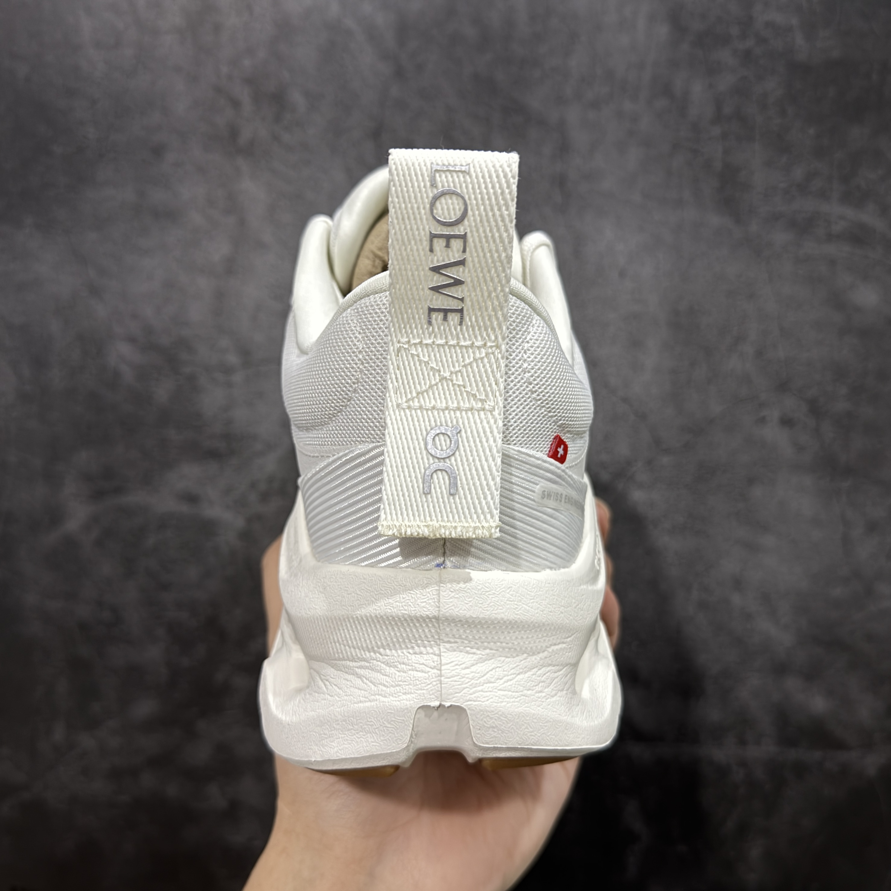 On昂跑 LOEWE x On Cloudtilt 2.0 低筒 时尚舒适防滑耐磨  波鞋 跑步鞋 女款男款 白色