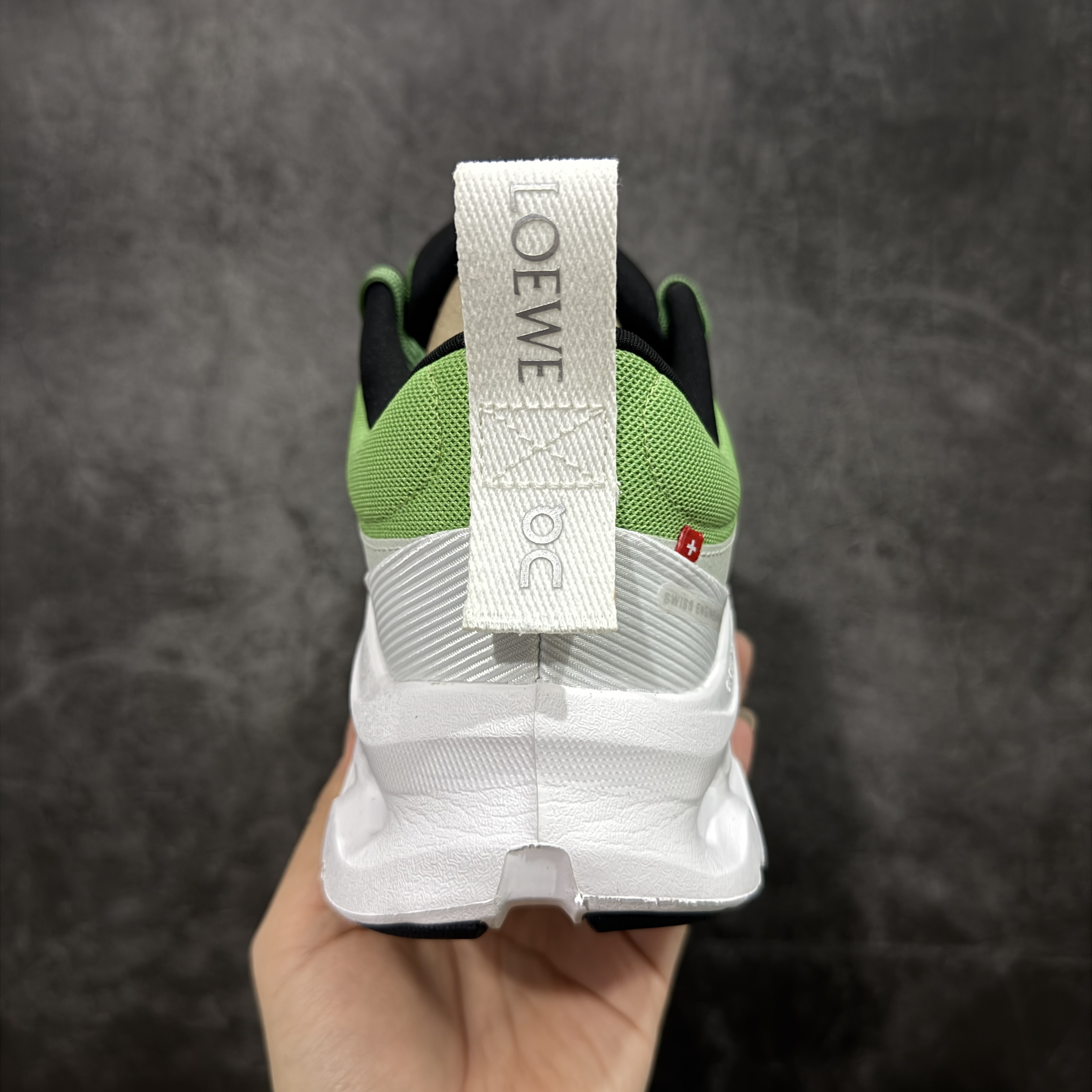 On昂跑 LOEWE x On Cloudtilt 2.0 低筒 时尚舒适防滑耐磨  波鞋 跑步鞋 女款男款 白绿