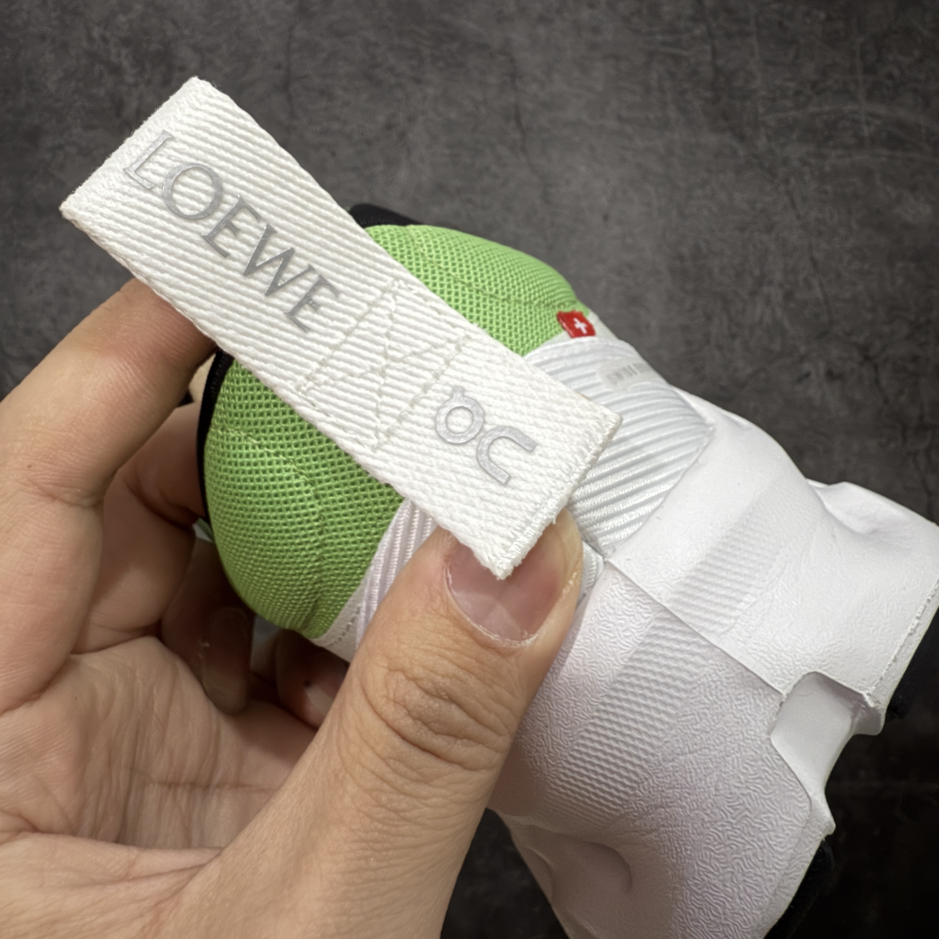 On昂跑 LOEWE x On Cloudtilt 2.0 低筒 时尚舒适防滑耐磨  波鞋 跑步鞋 女款男款 白绿
