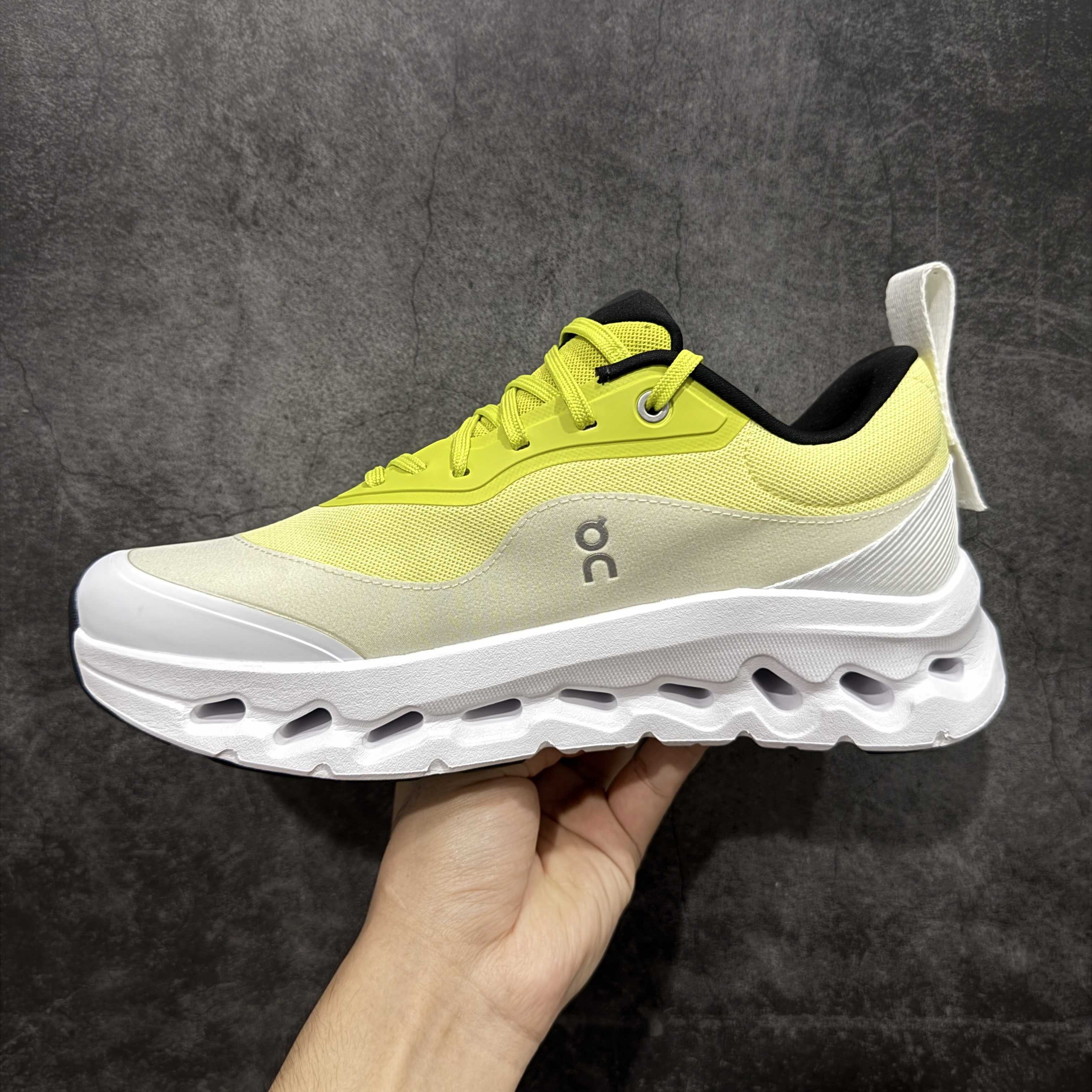 On昂跑 LOEWE x On Cloudtilt 2.0 低筒 时尚舒适防滑耐磨  波鞋 跑步鞋 女款男款 荧光黄